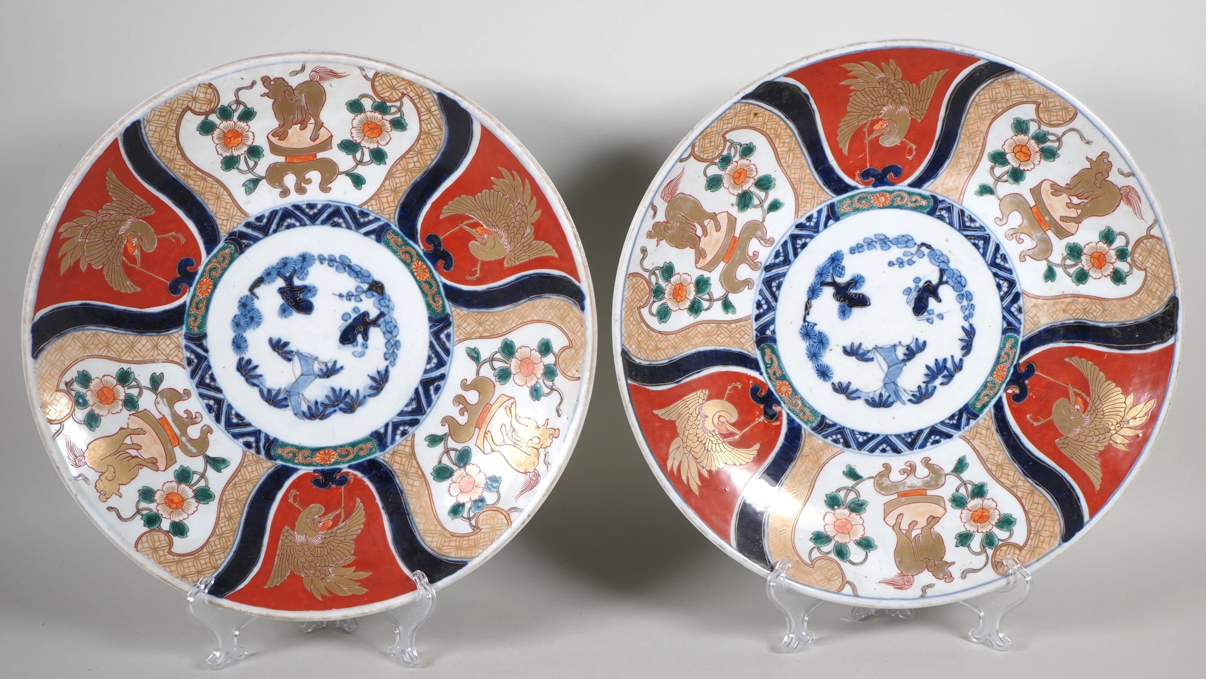 Los 1290: Paar Imari Porzellanteller, Japan 19. Jh.