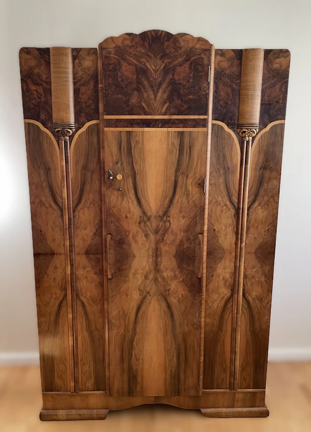 Los 1029: Art Deco Schrank um 1920