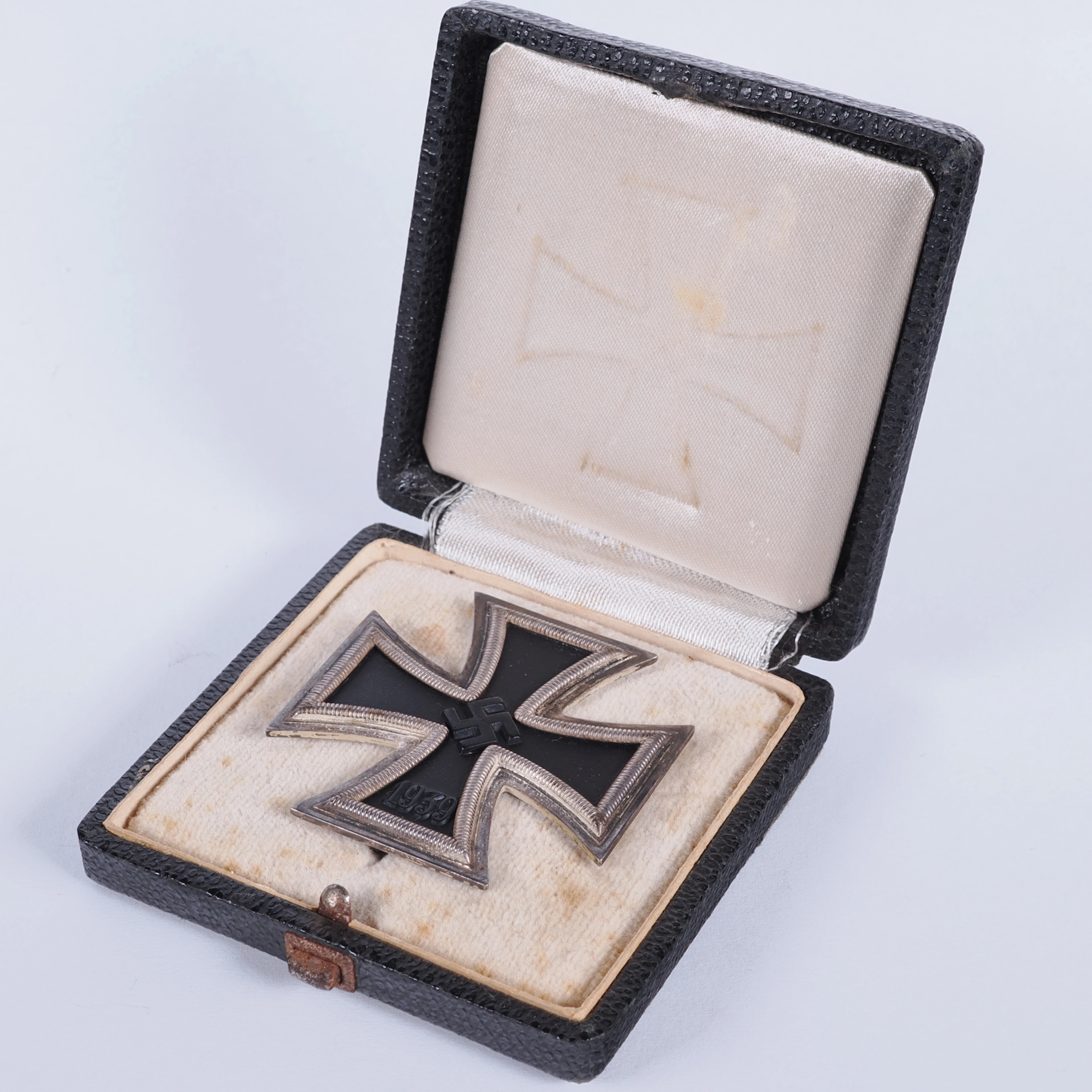 Los 2252: Eisernes Kreuz 1. Klasse 1939 im Verleihungsetui, Hersteller 6