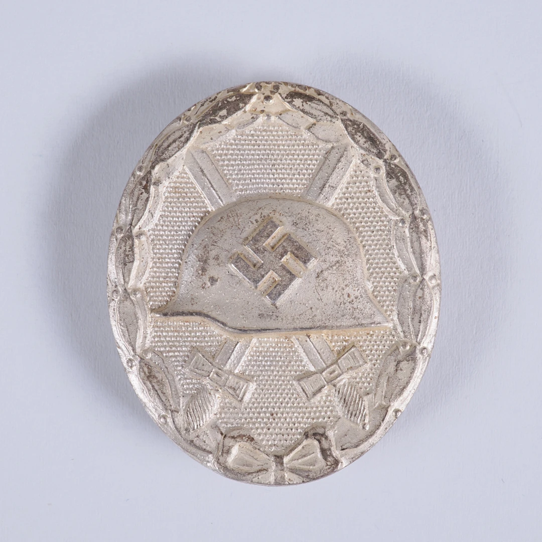 Los 2250: Verwundetenabzeichen 1939 in Silber, Hersteller 100