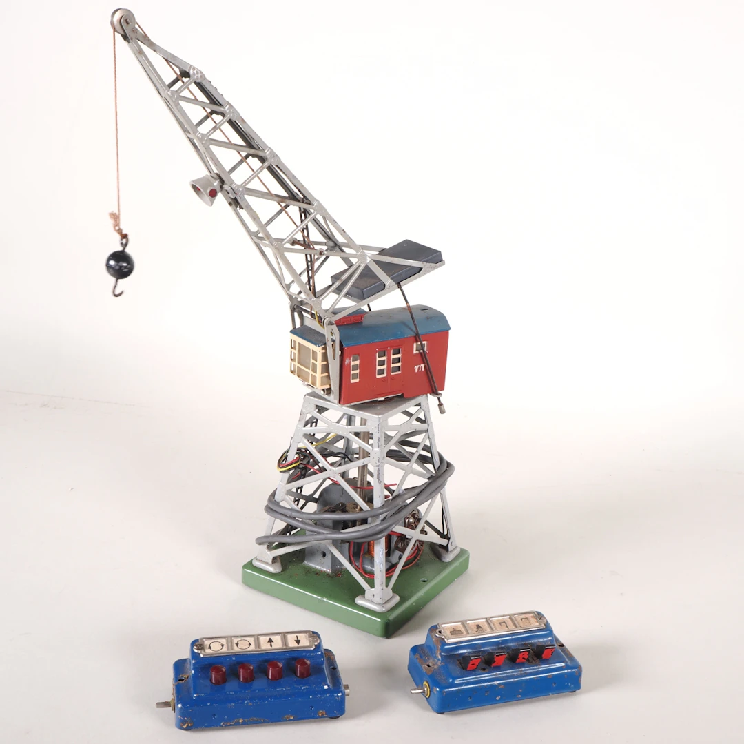 Los 1921: Märklin H0 früher Drehkran 451 G, um 1950, mit Stellpult
