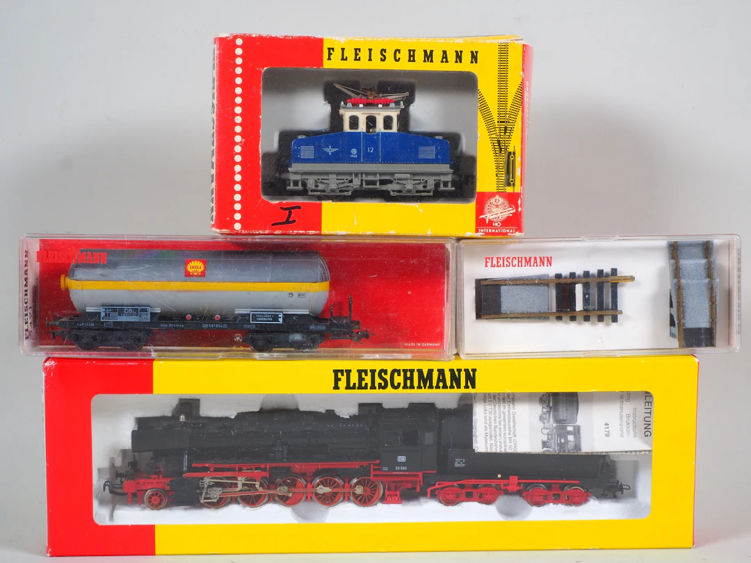 Los 1926: Fleischmann Lok und Zubehör Konvolut, H0