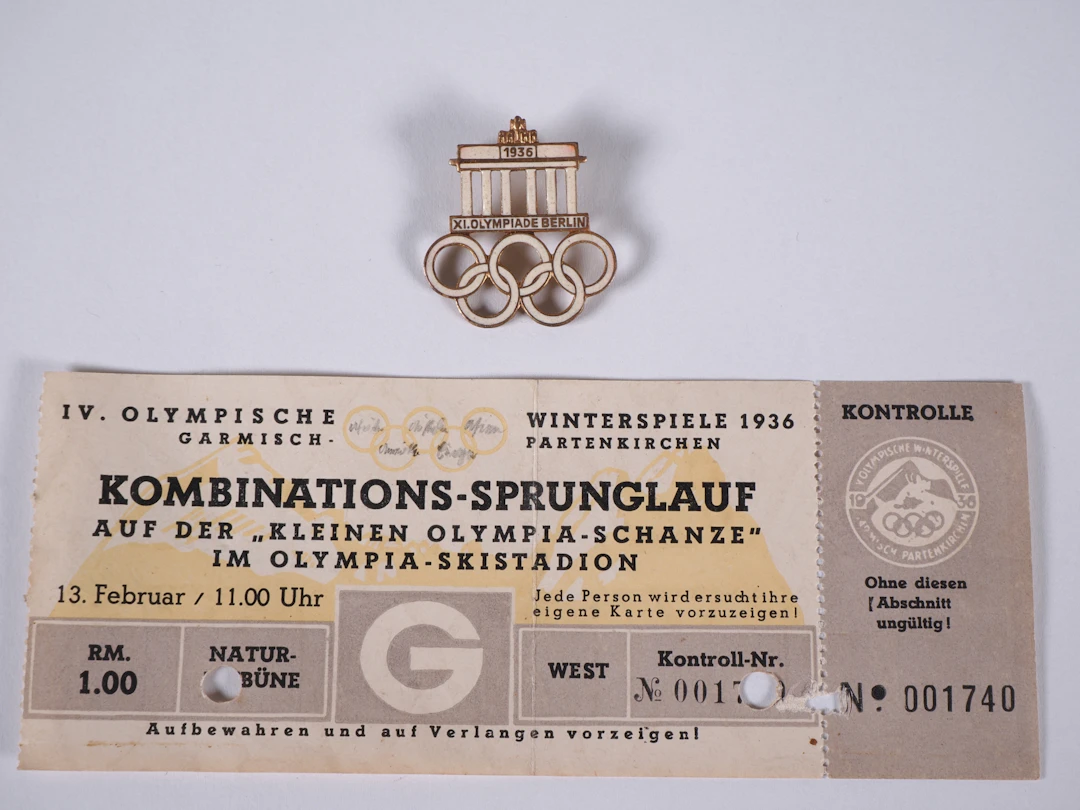Los 2336: Olympiade 1936 Garmisch Partenkirchen Eintrittskarte und Abzeichen
