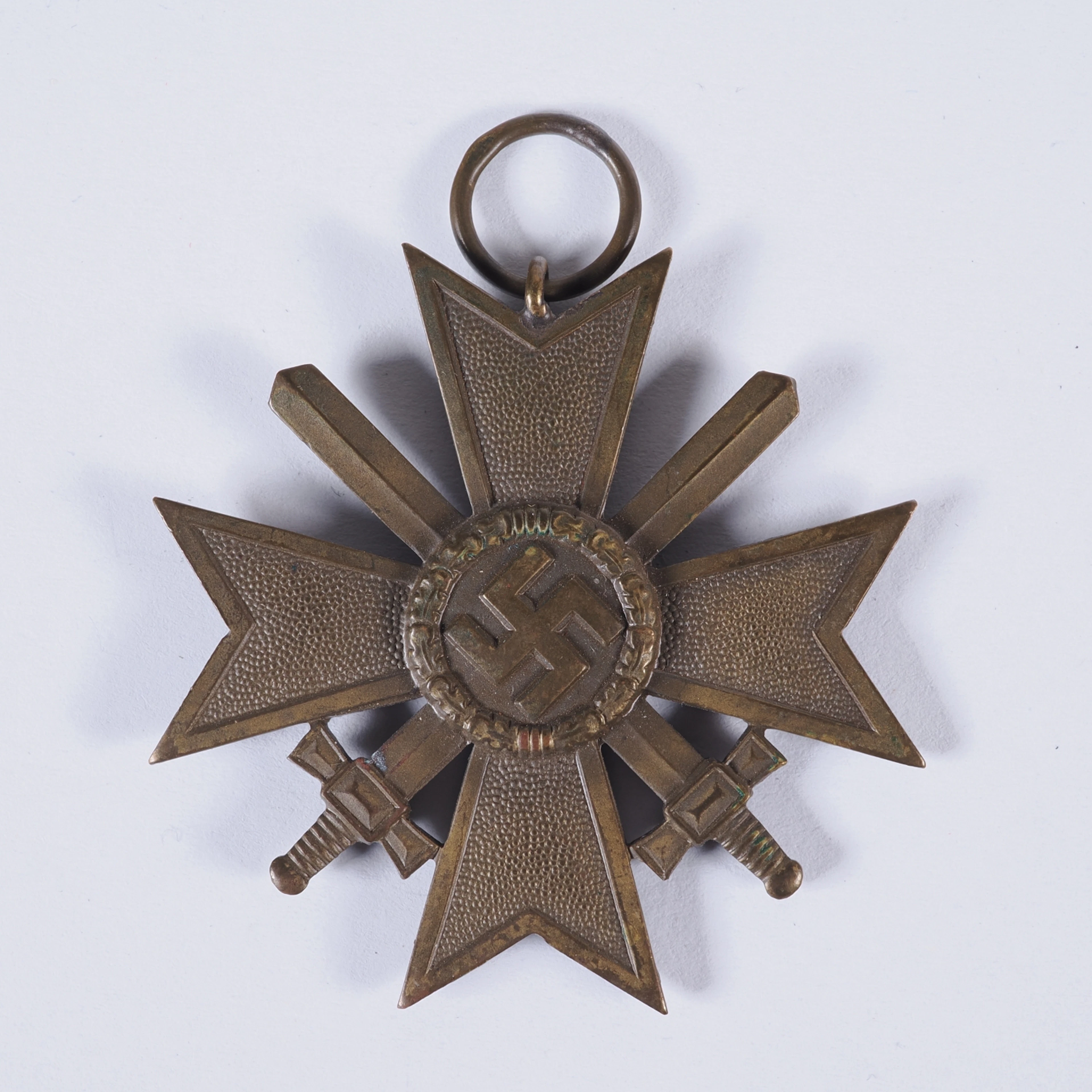 Los 2304: Kriegsverdienstkreuz mit Schwertern 2.Klasse 1939 - "64"