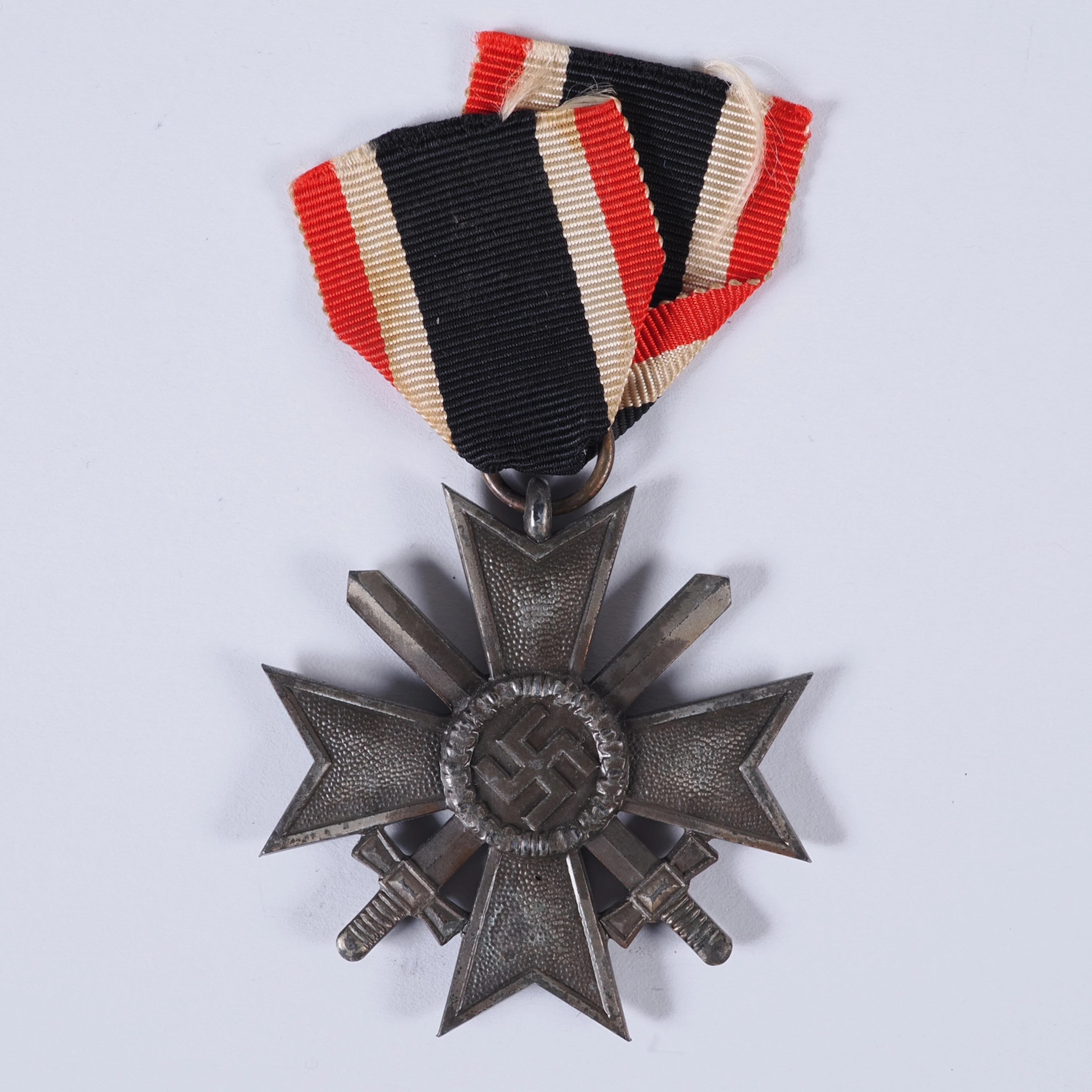 Los 2305: Kriegsverdienstkreuz mit Schwertern 2.Klasse 1939 - "18"