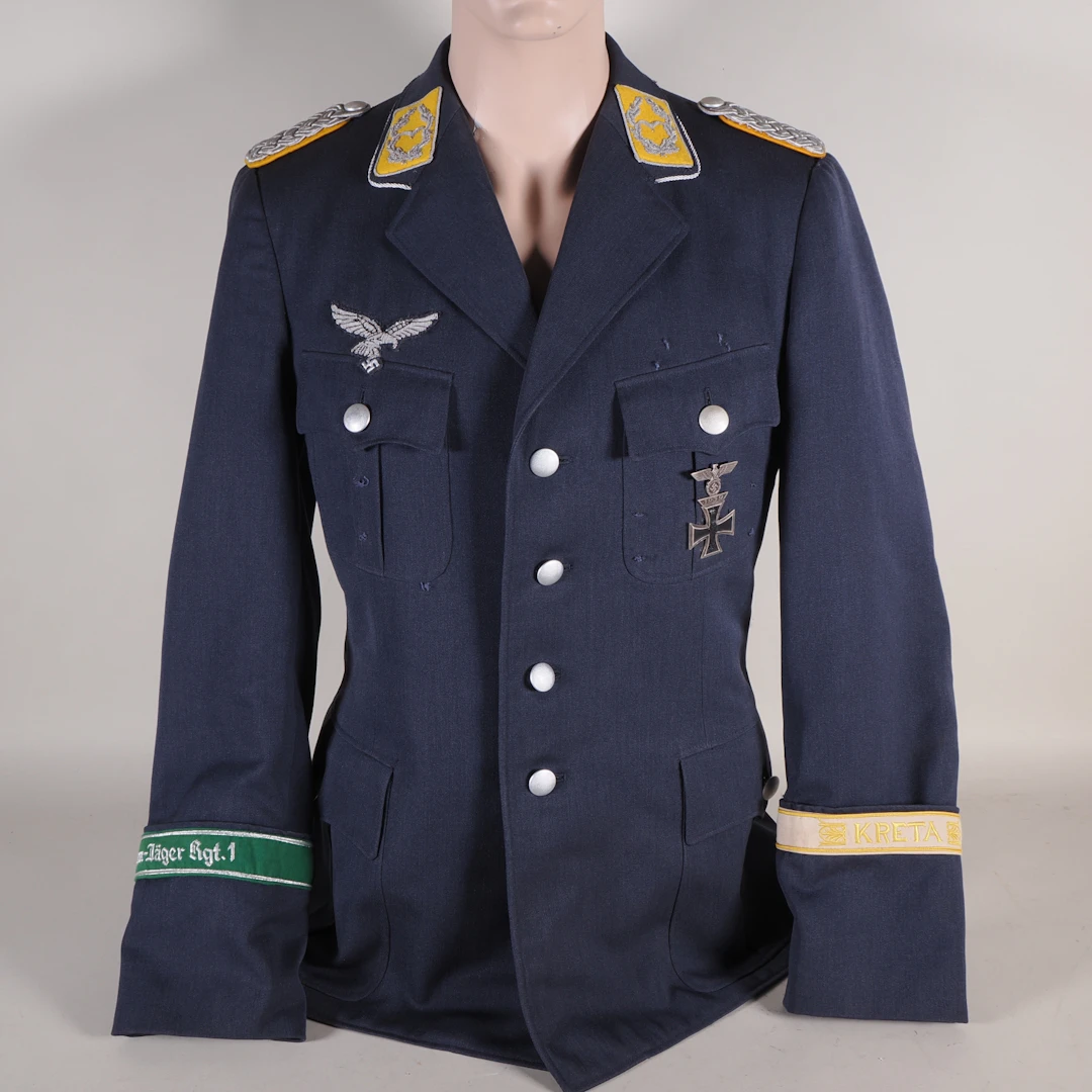 Los 2418: Luftwaffe Fallschirmjäger Dienstanzug, mit Kreta Ärmelband