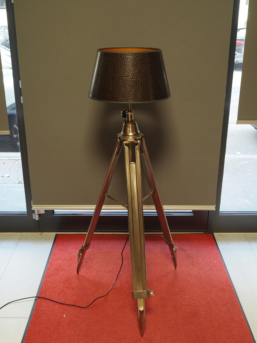 Los 924: Boden Stehlampe im Industriedesign