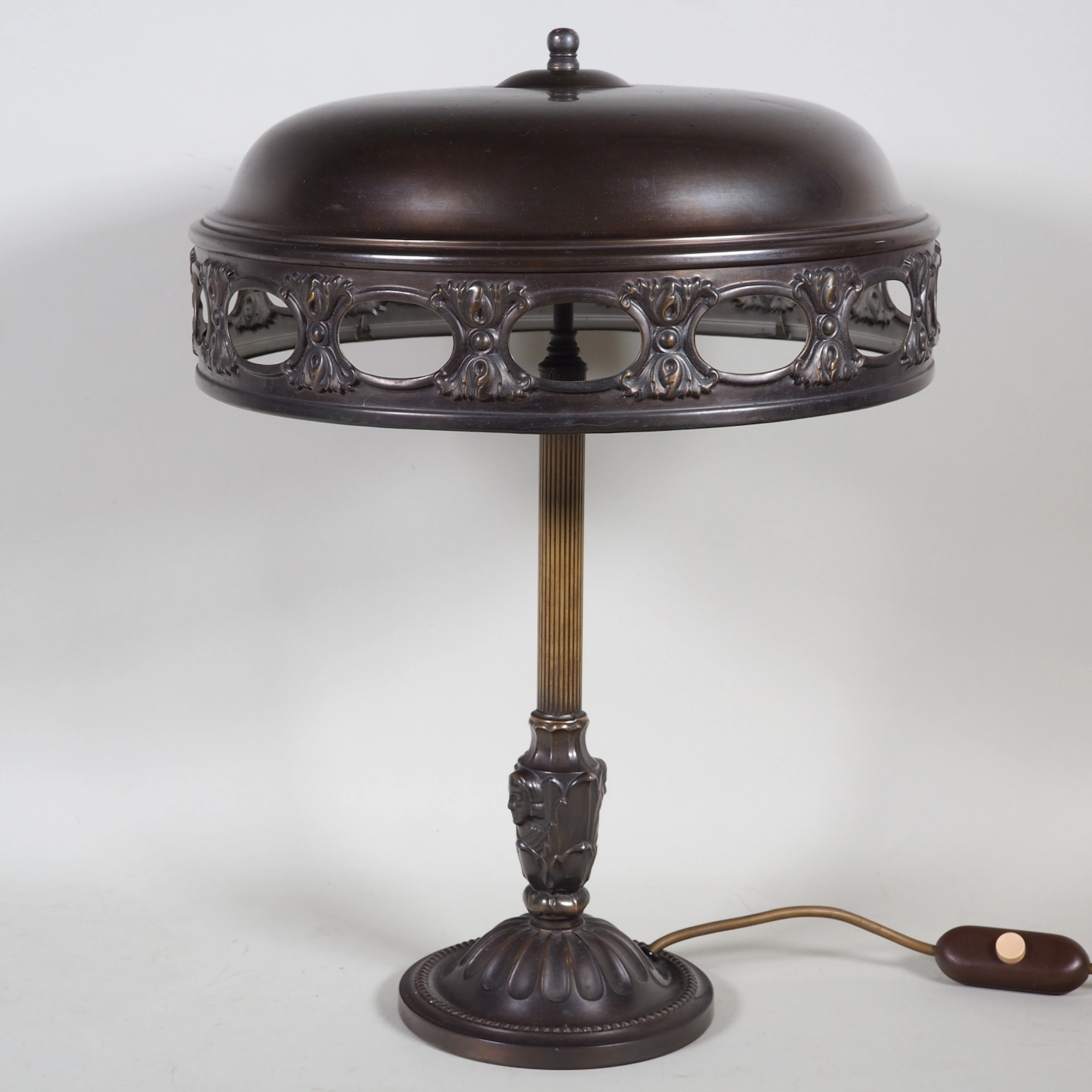 Los 914: Art Deco Tischlampe um 1920