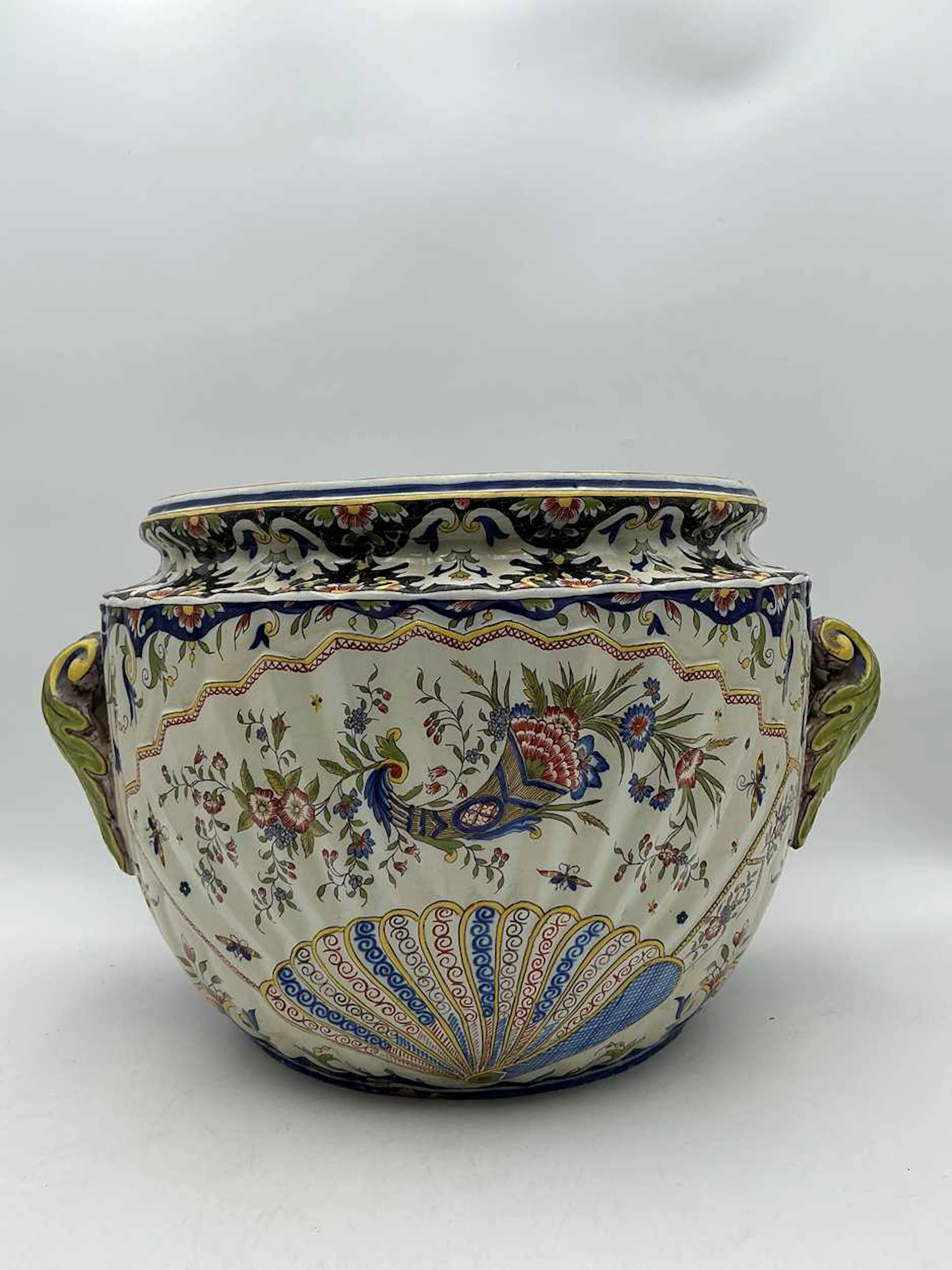 A large Maiolica jardiniere