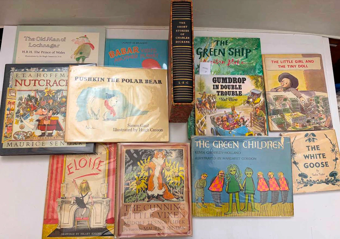 Author or illustrator signed modern works, mostly 1st editions.