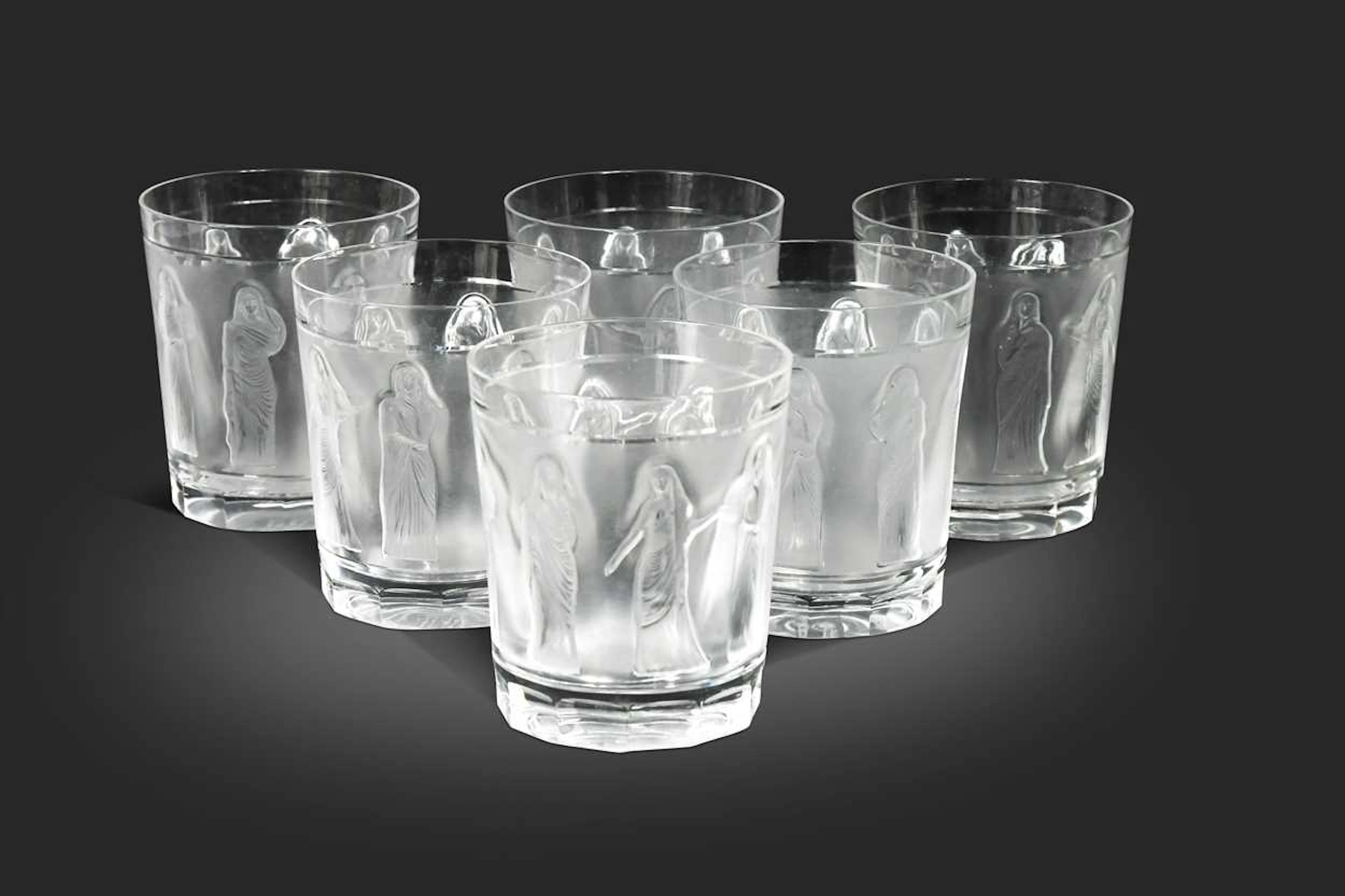 Femmes Antiques, a set of six Lalique glass whiskey tumblers