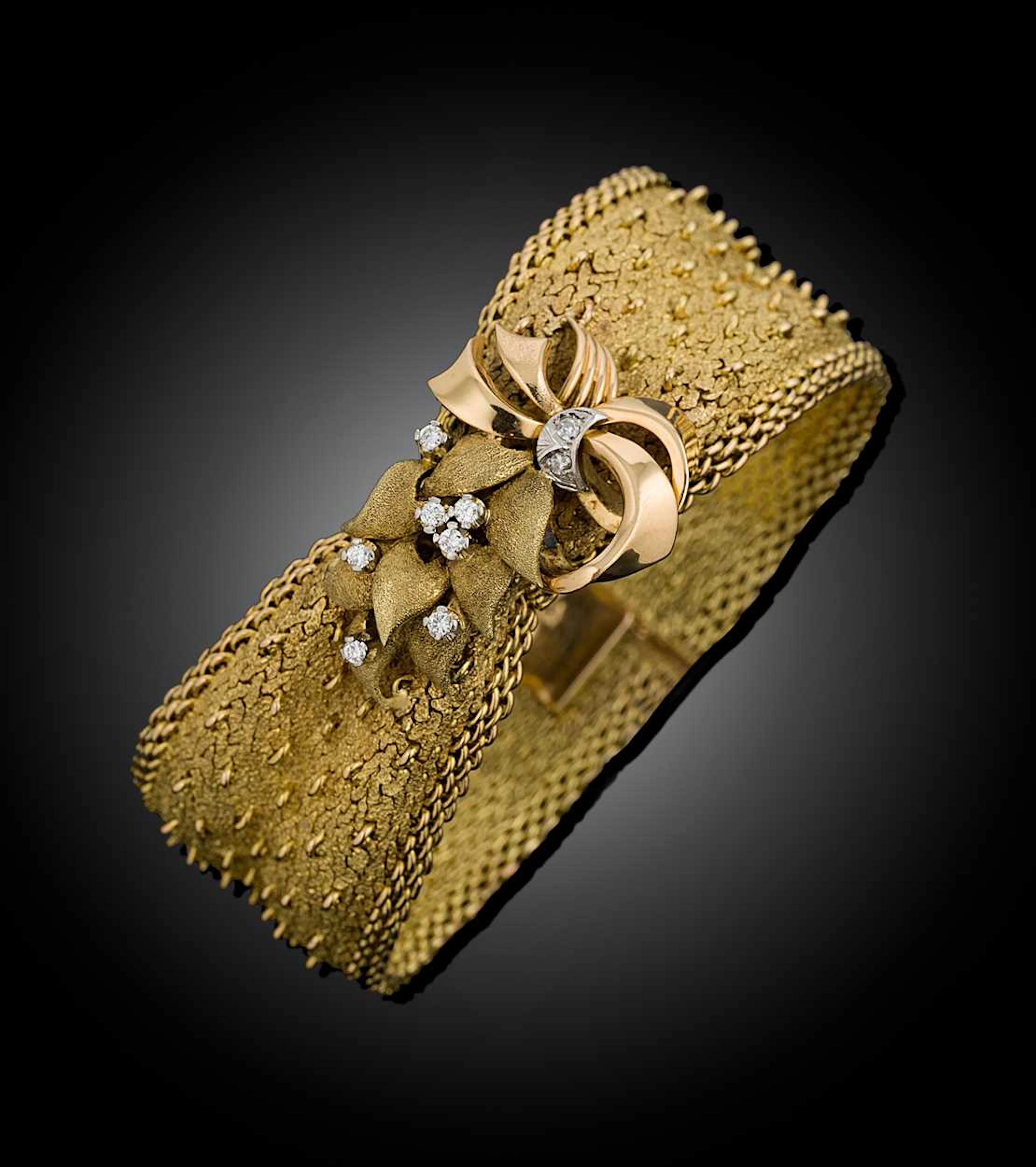 A diamond set bow bracelet