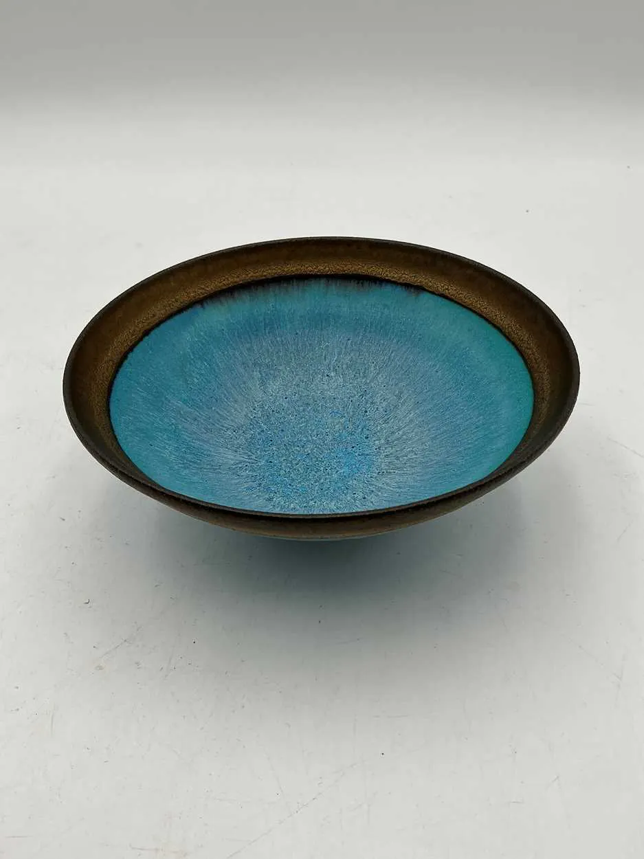 A Lucie Rie style studio pottery bowl