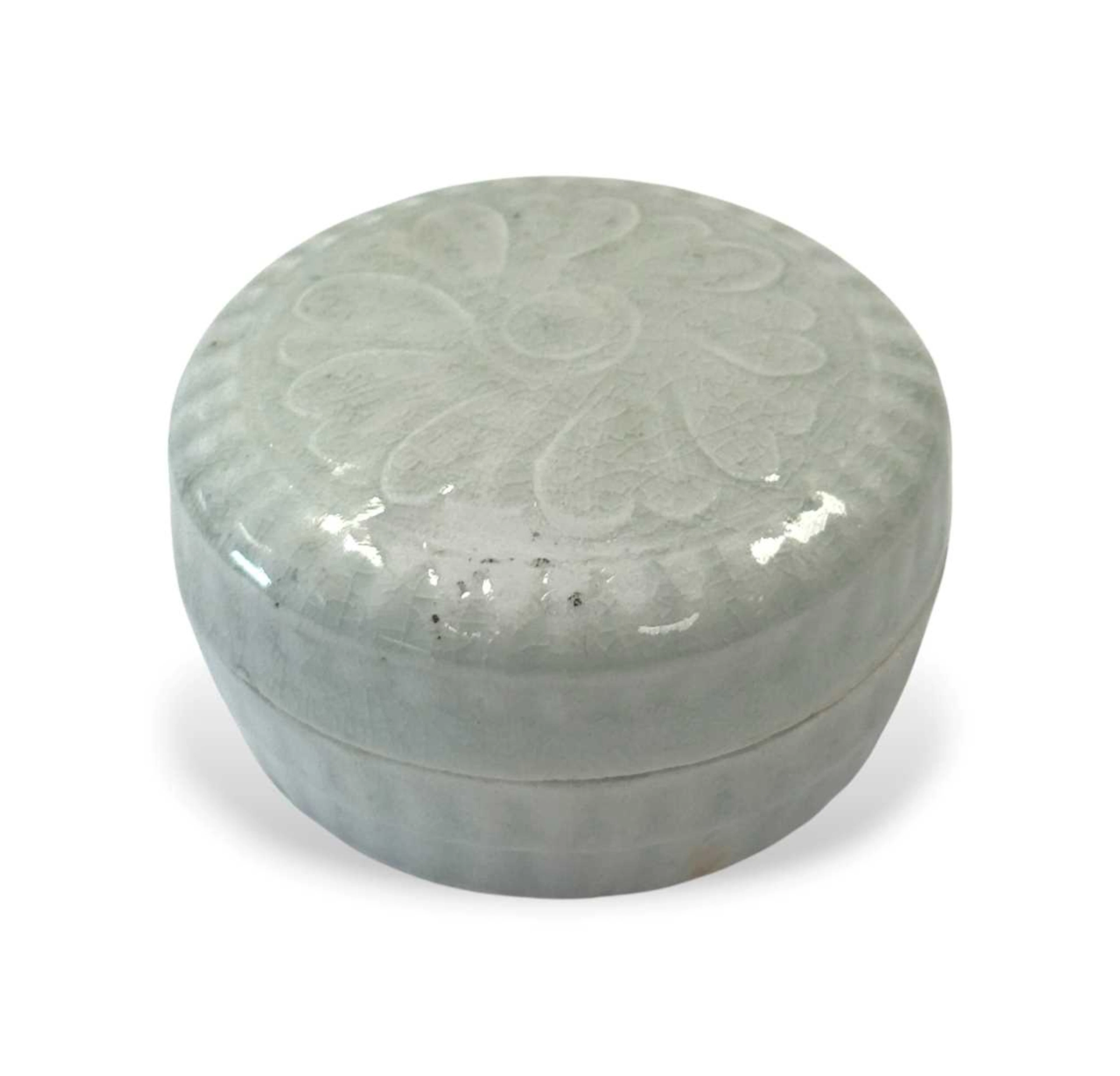 A Chinese Qingbai porcelain box and cover, Song Dynasty