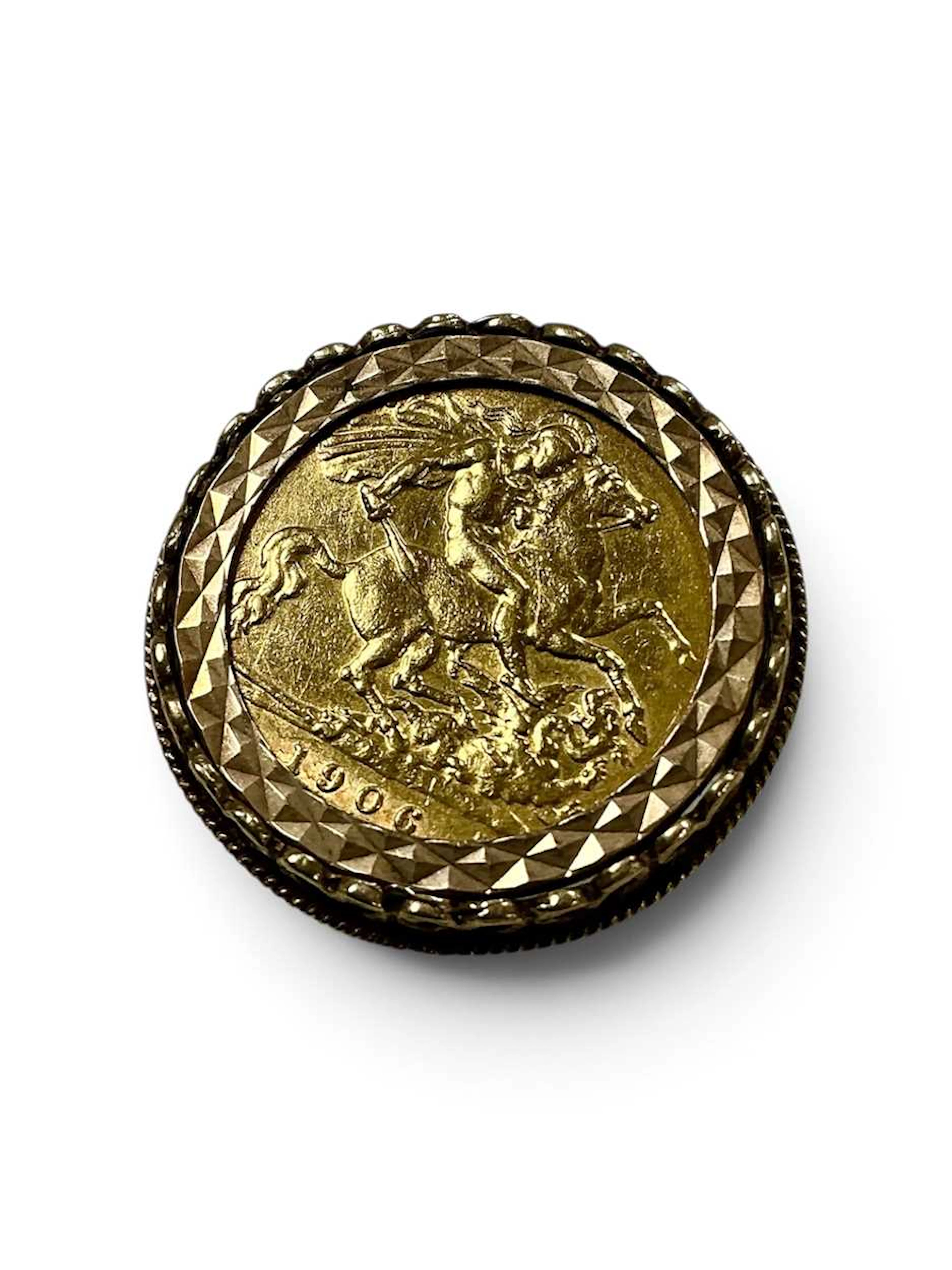 A half sovereign ring