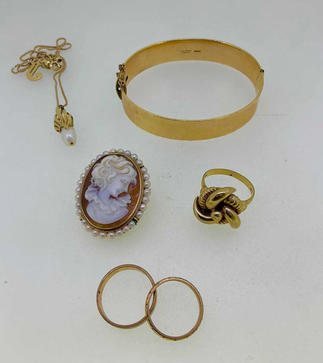 Three rings assessed as 9ct gold