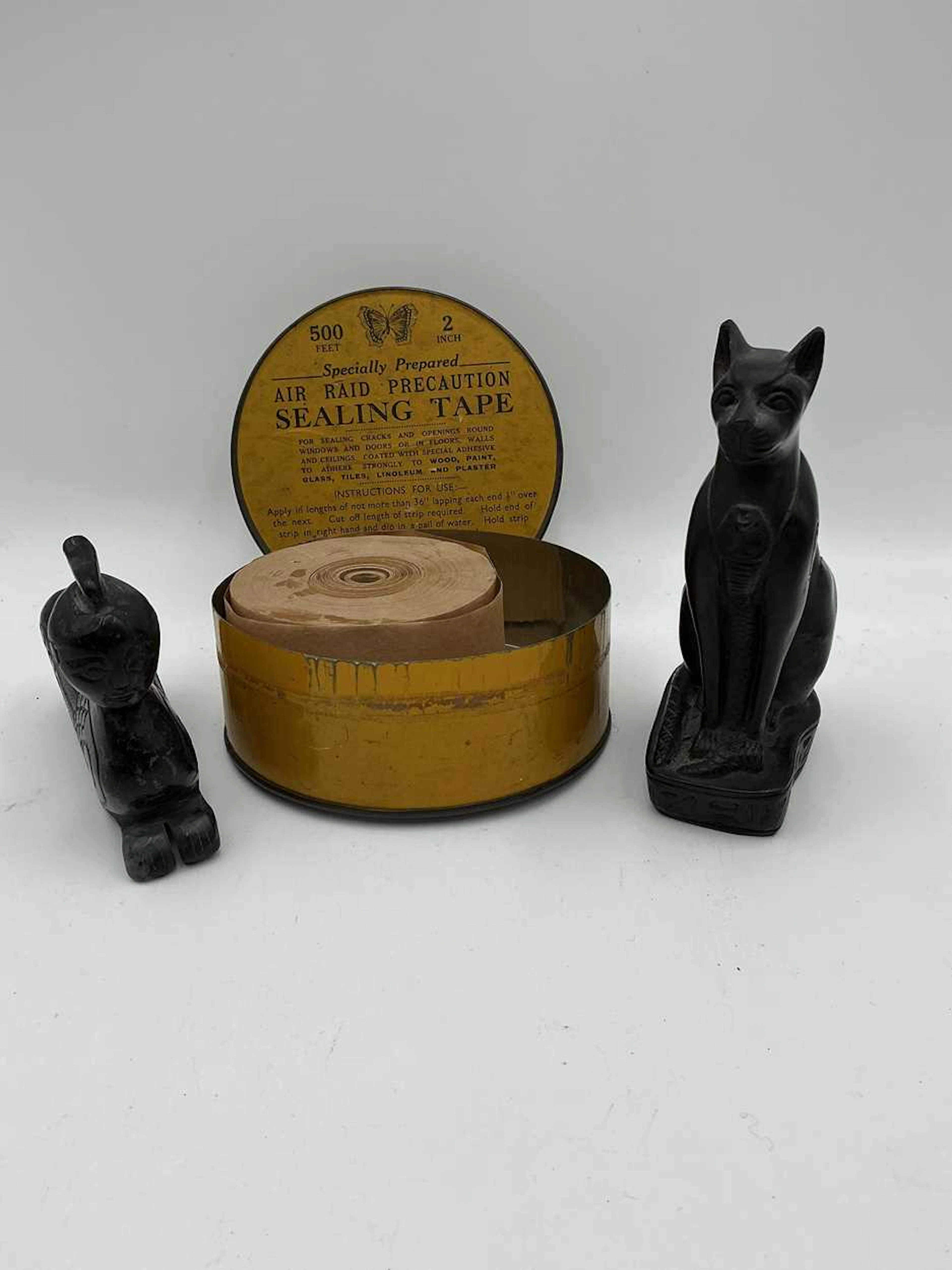 Mixed collectables to include an Oriental carved...