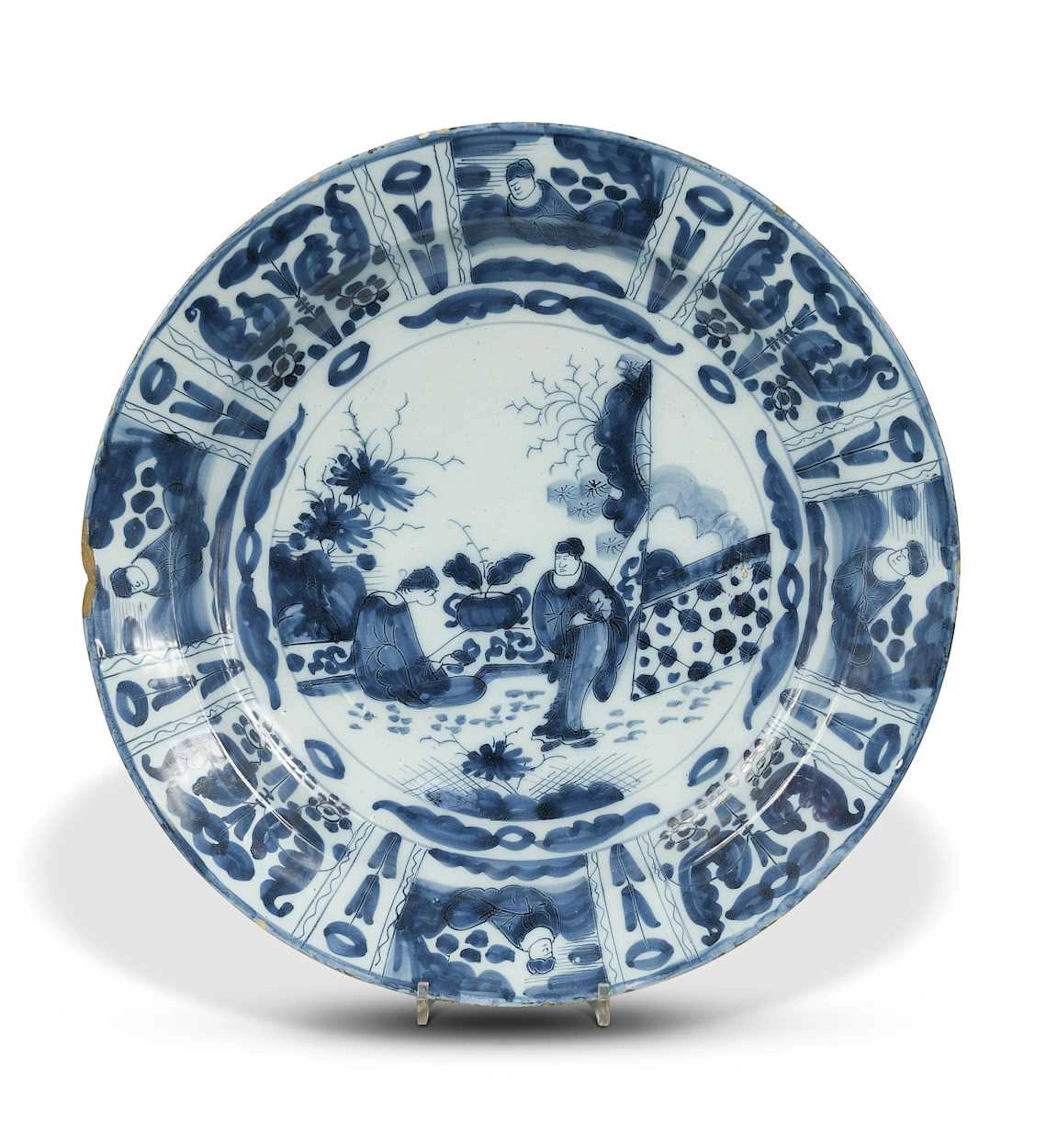 A Chinese blue and white charger, 18th century