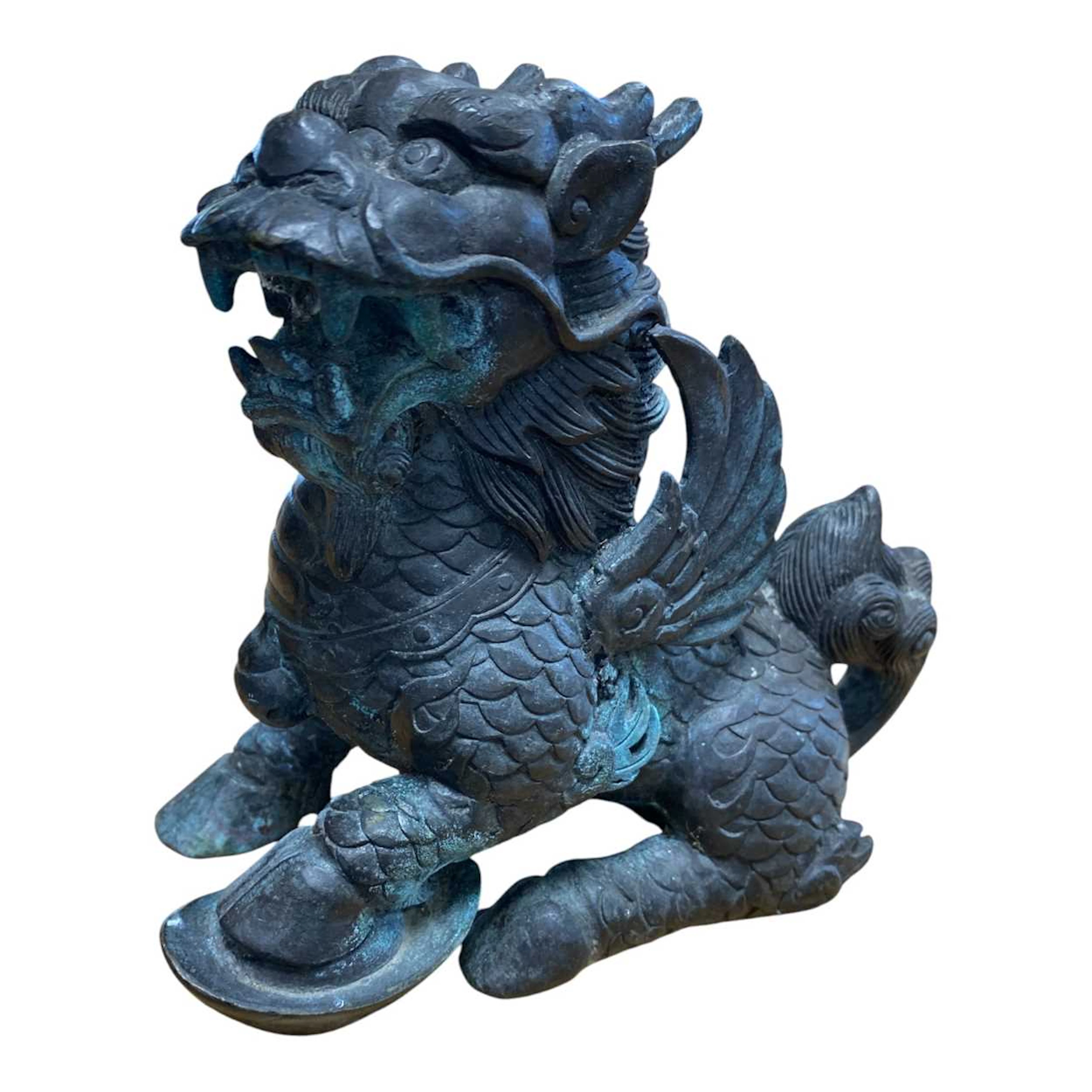 A Chinese bronze dragon 16cm high