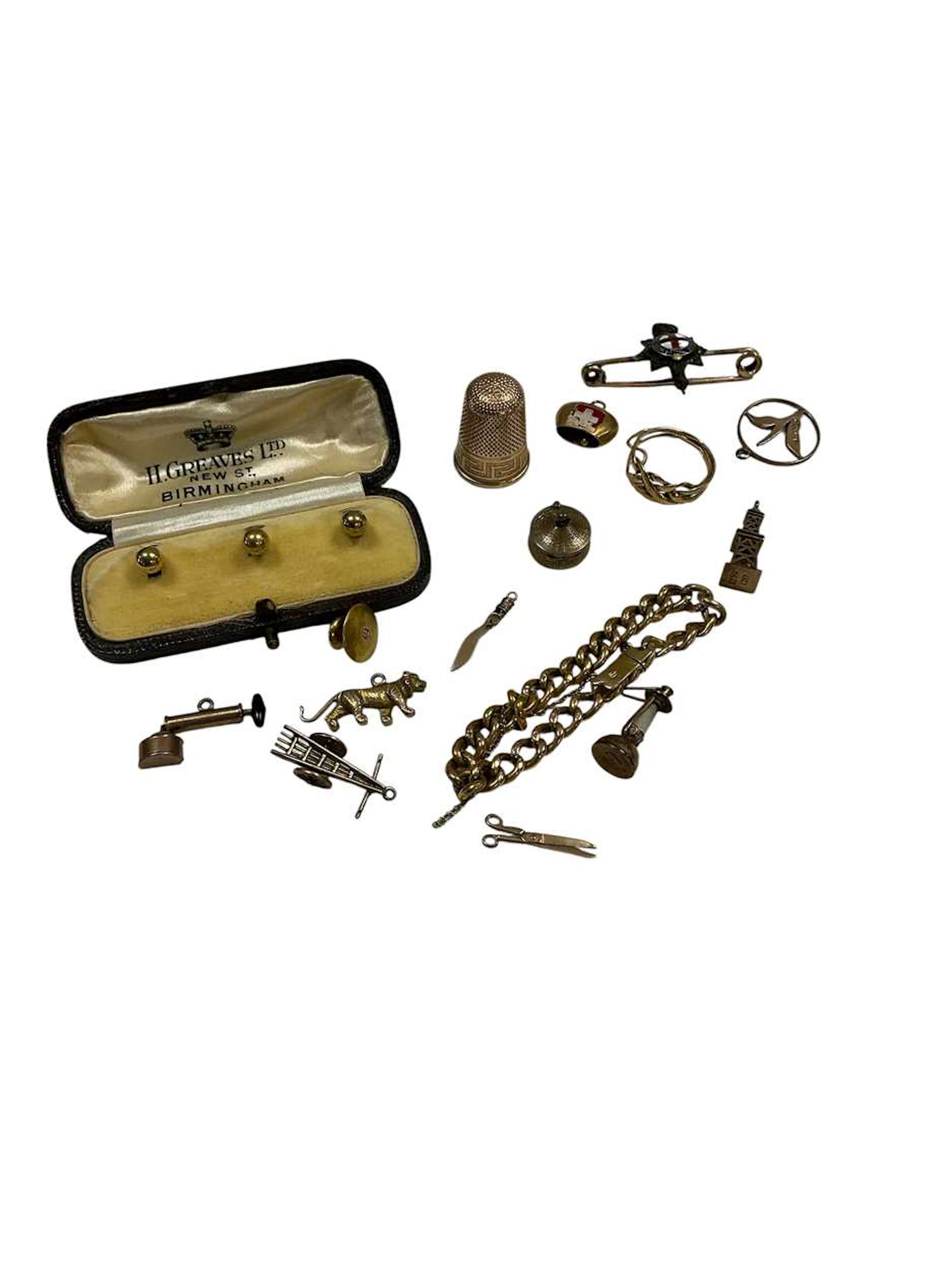 A collection of costume jewellery