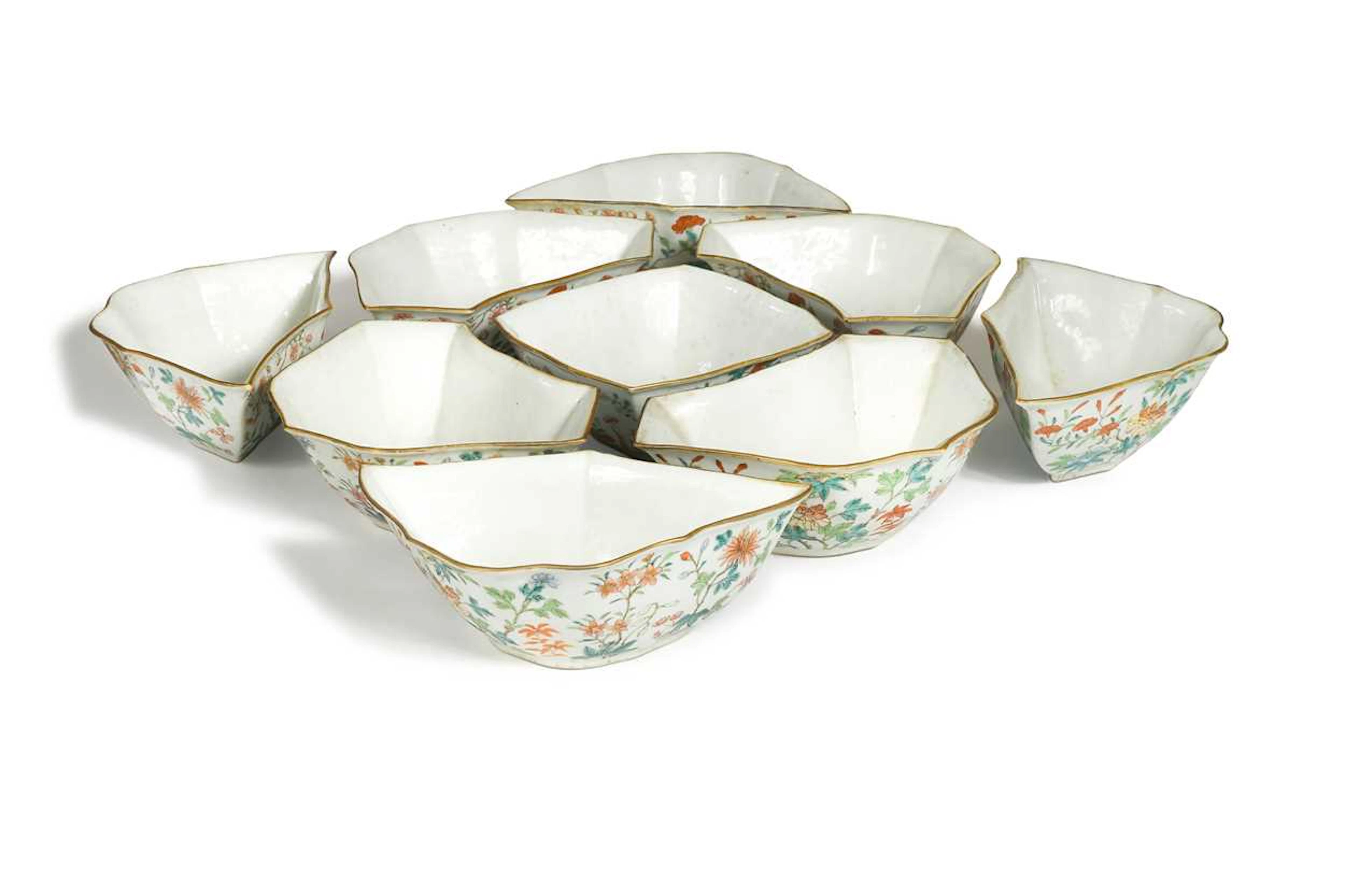 A Chinese porcelain nine-piece supper set, late Qing Dynasty, seal