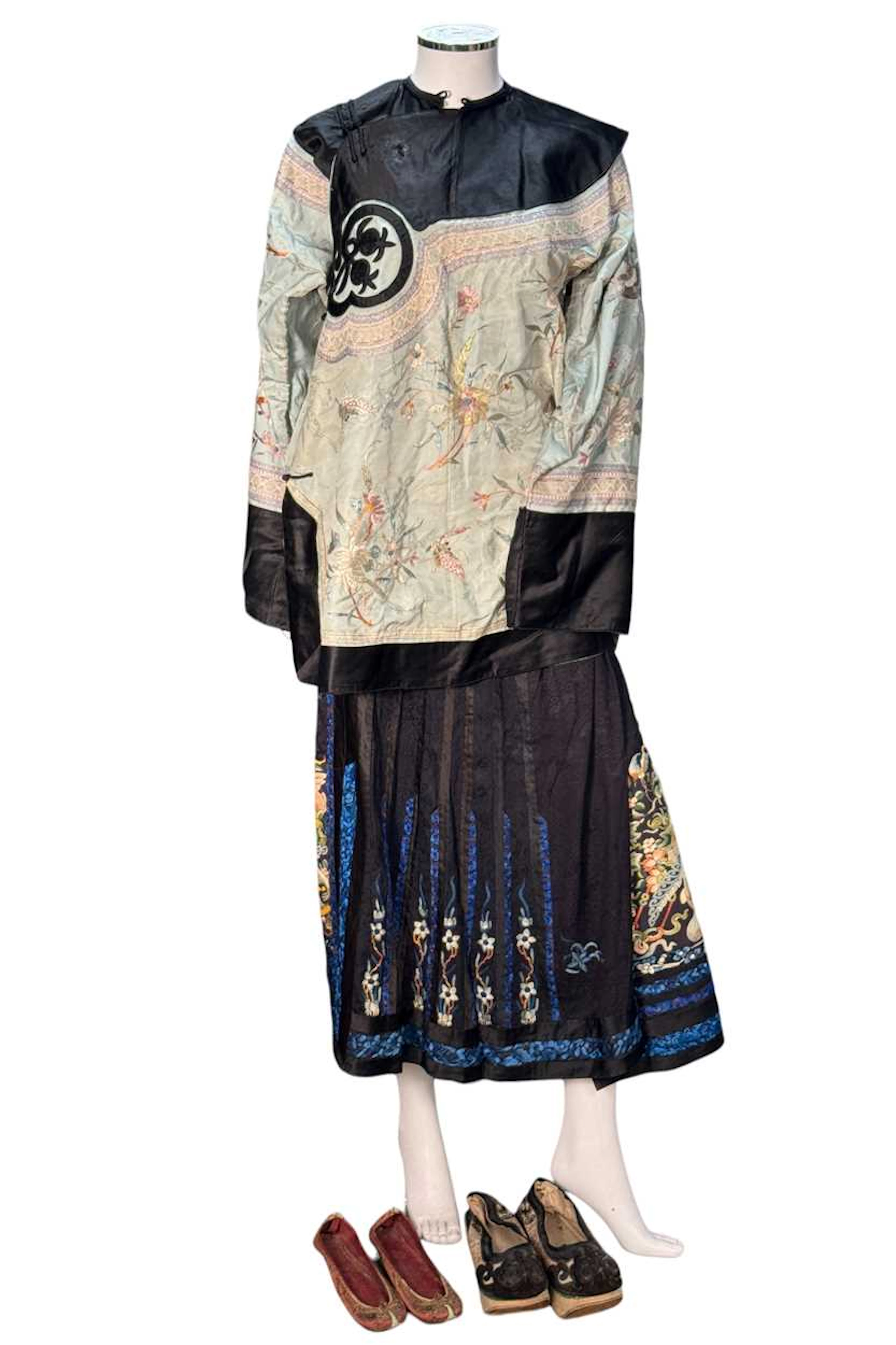 A Chinese lady's embroidered silk robe jacket, late Qing Dynasty or