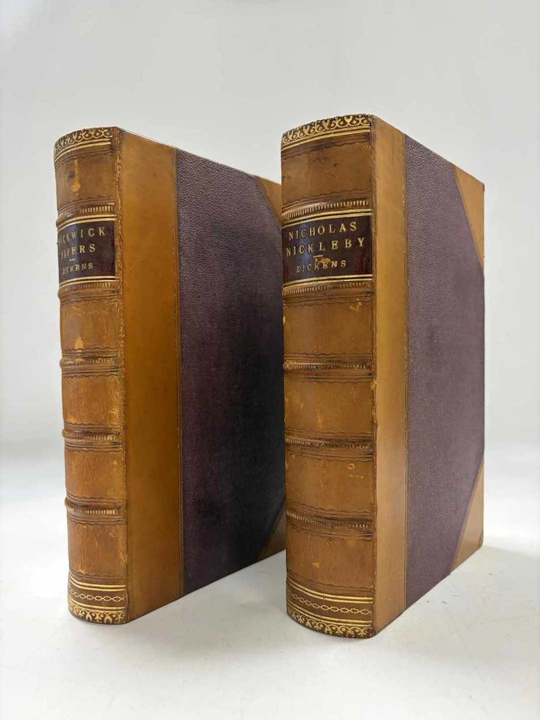 DICKENS (Charles)