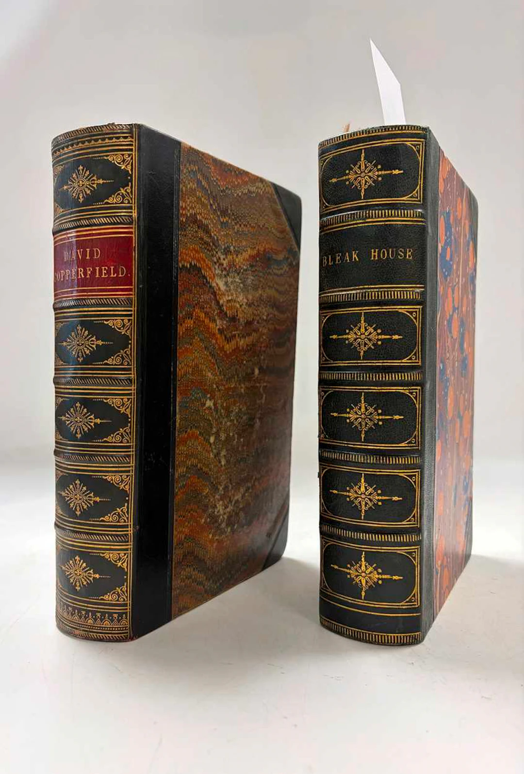 DICKENS (Charles)