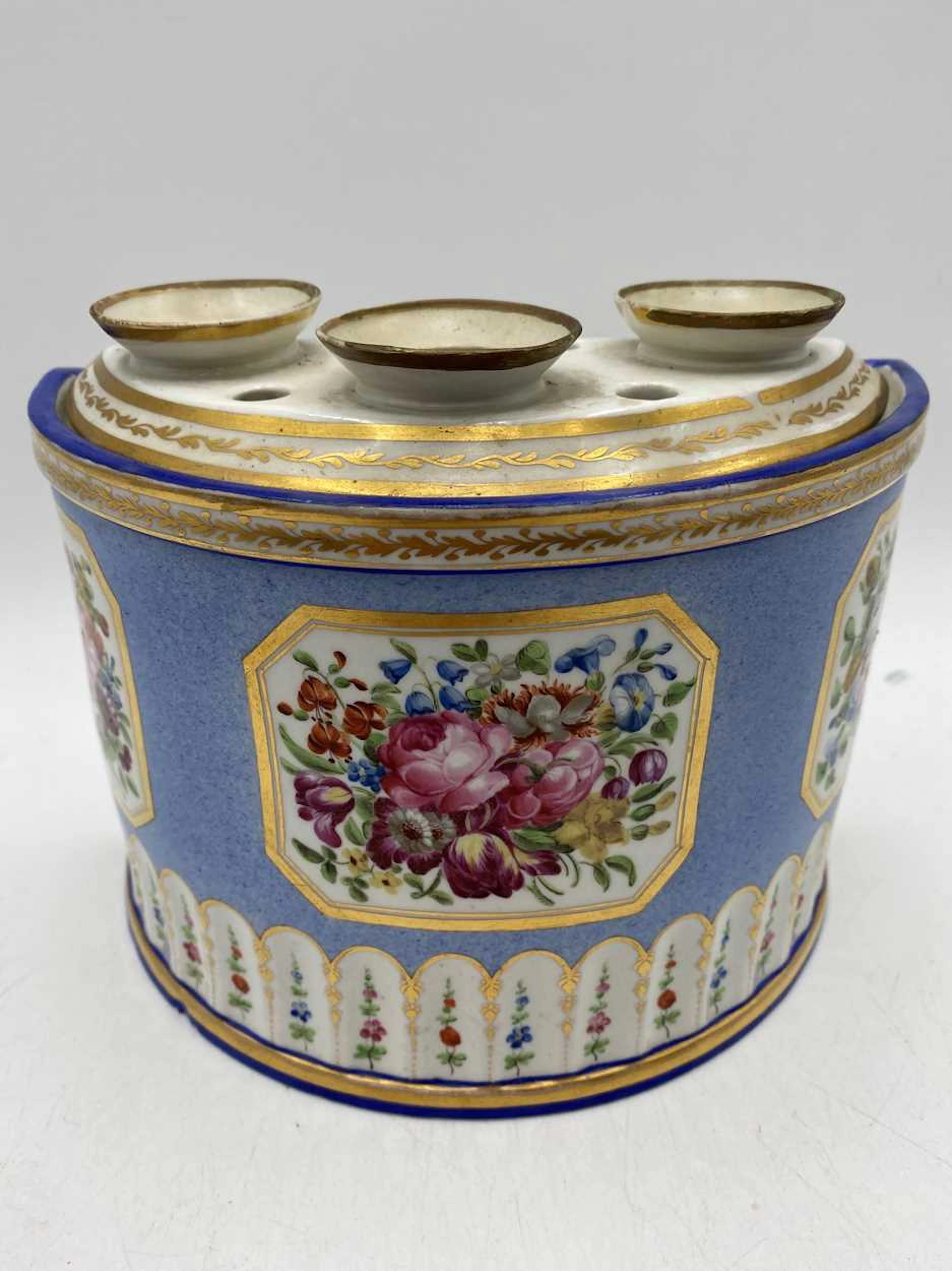 A Coalport D-shaped bough pot and cover