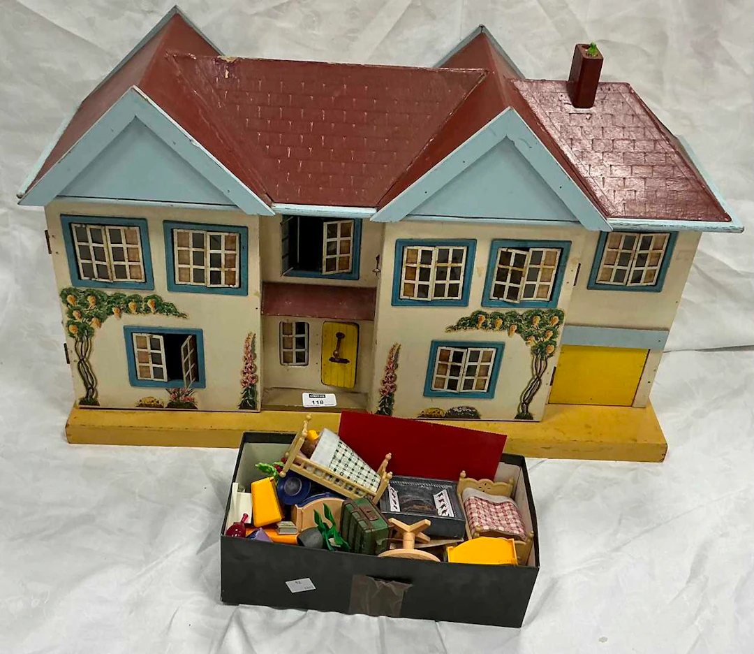 Decorative painted dollshouse and accessories 47 x 63 x 28cm