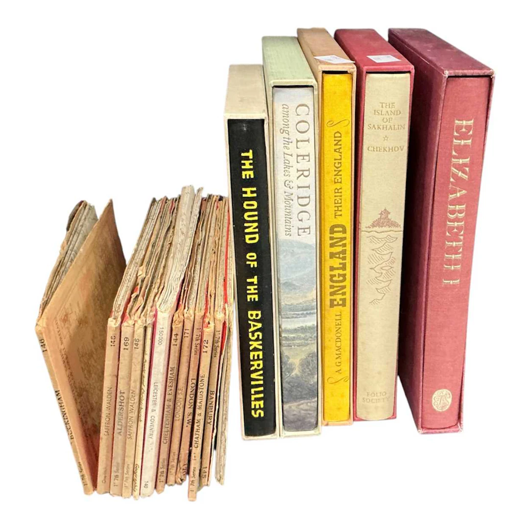 A very large quantity of issues of Country Life (modern)