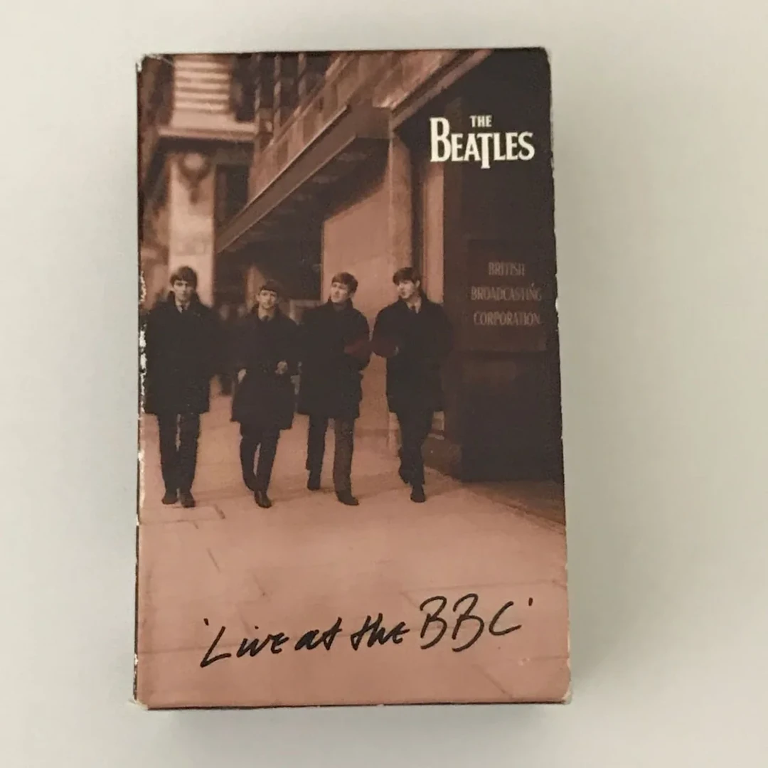 The Beatles Live at the BBC 2-Cassette Set w/ Booklet 1994 C4724383179640 EXC