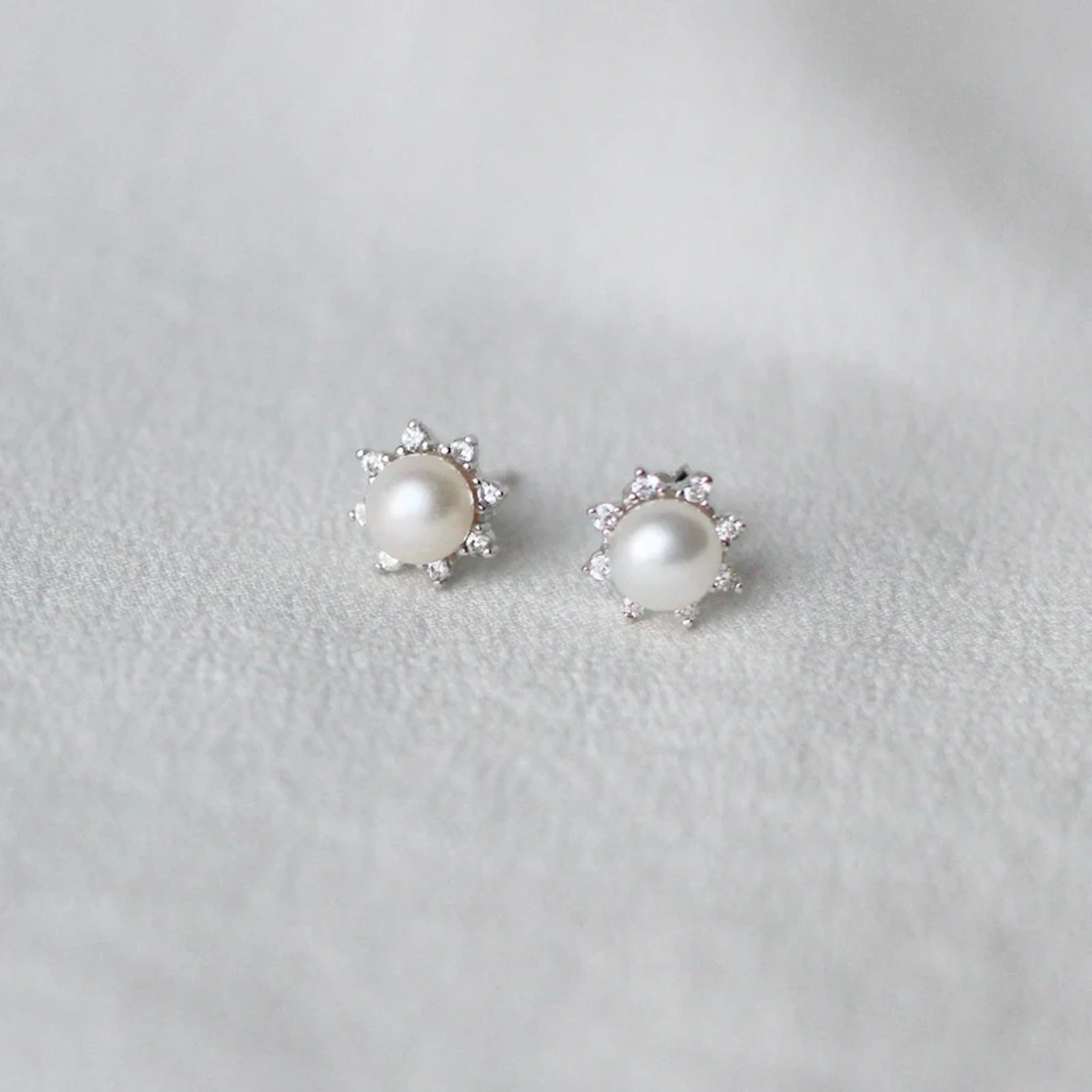 Gold Plated Mini Star Pearl Earrings