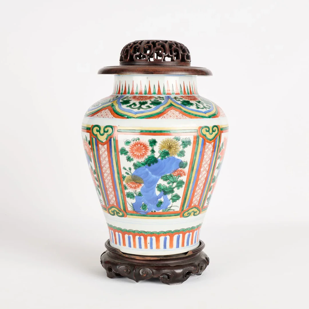 Chinese Qing Dynasty Wucai Porcelain Ginger Jar