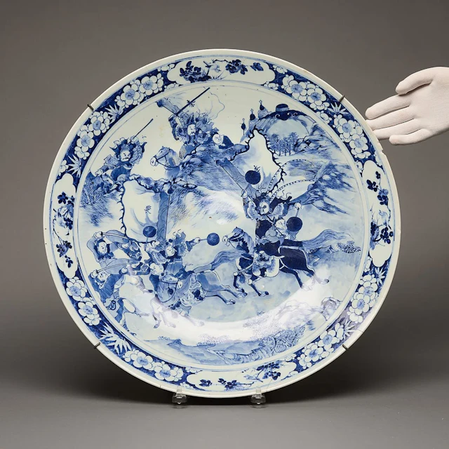 Chinese Qing B&W Porcelain Battle Scene Charger