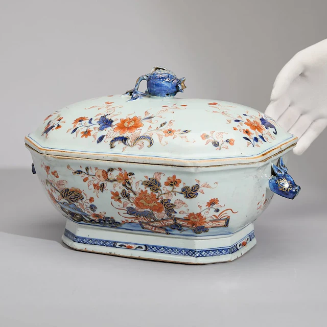 Chinese Export Imari Soup Tureen