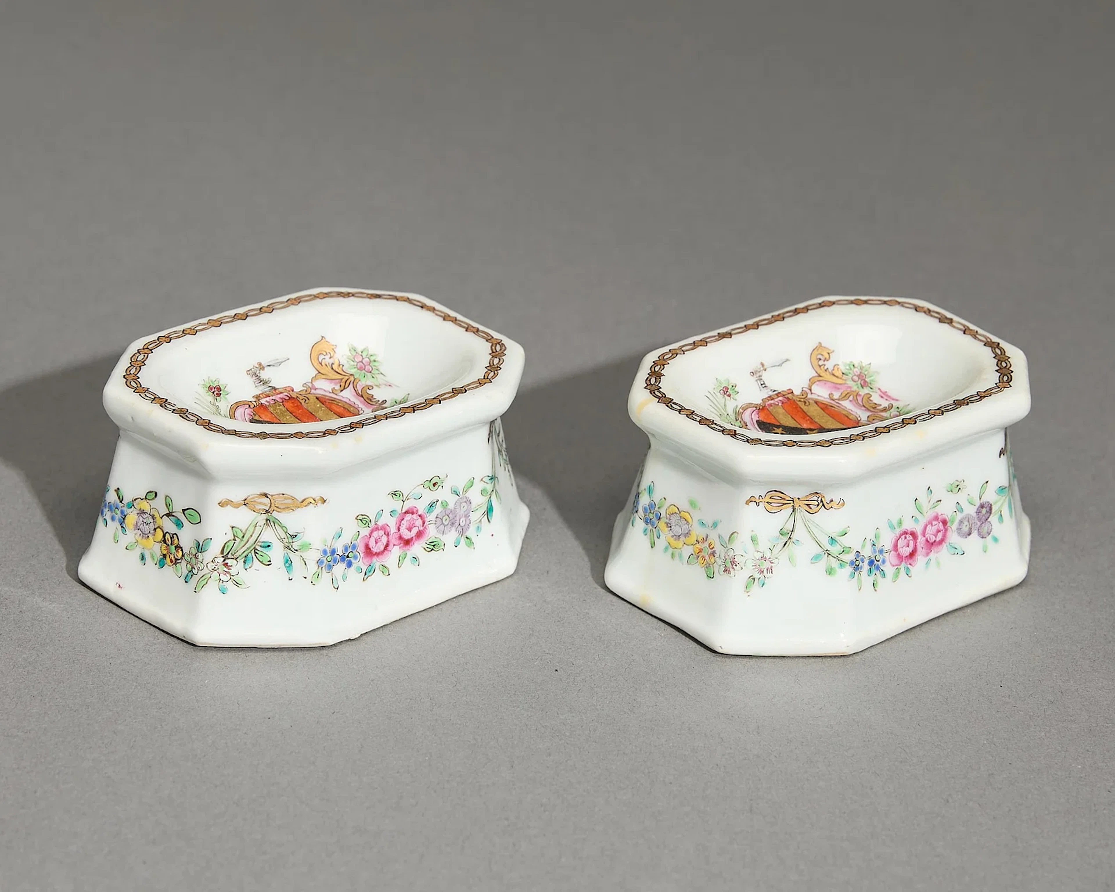 Pr Chinese Export Armorial Trencher Salts - Elton