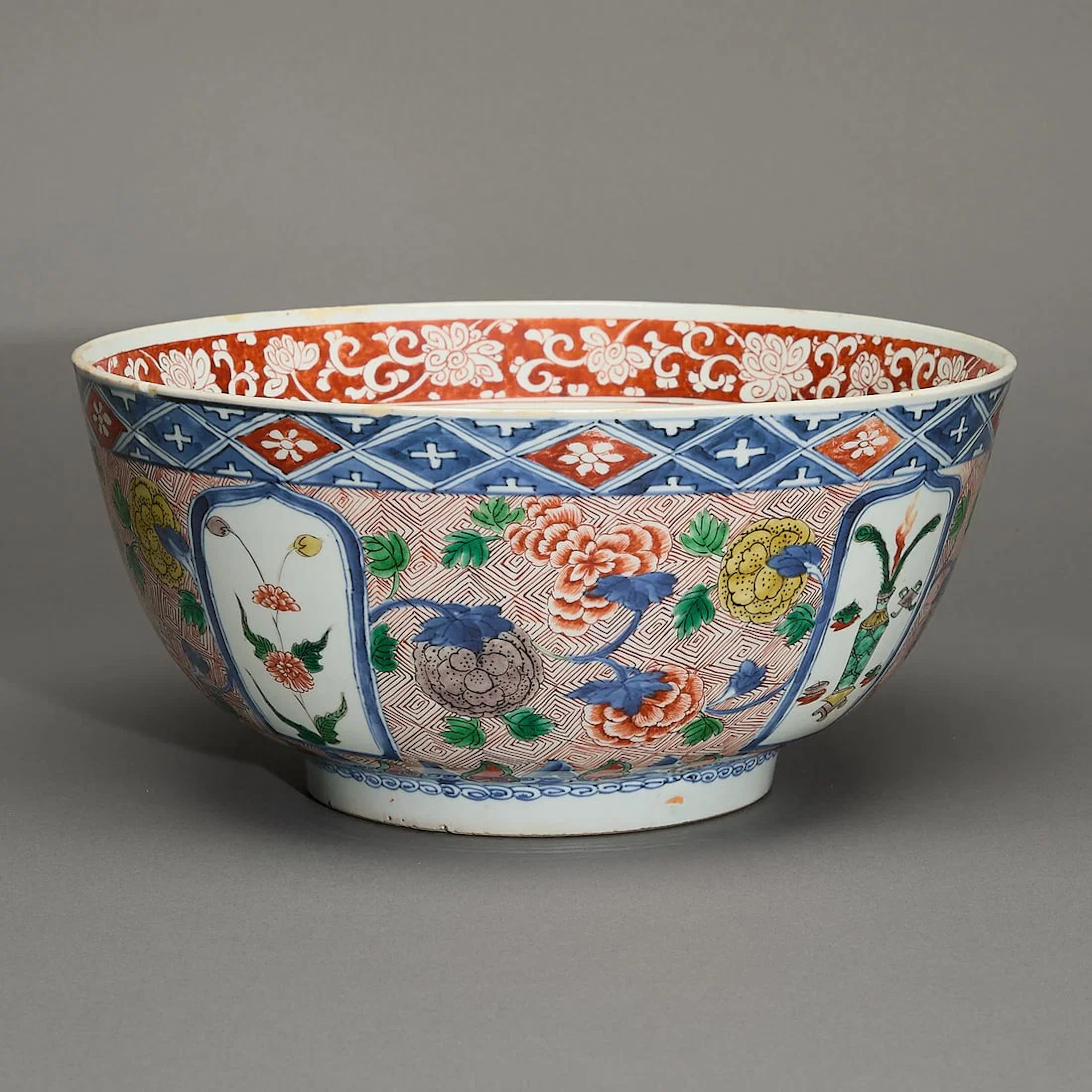 Chinese Export Verte Imari Porcelain Bowl