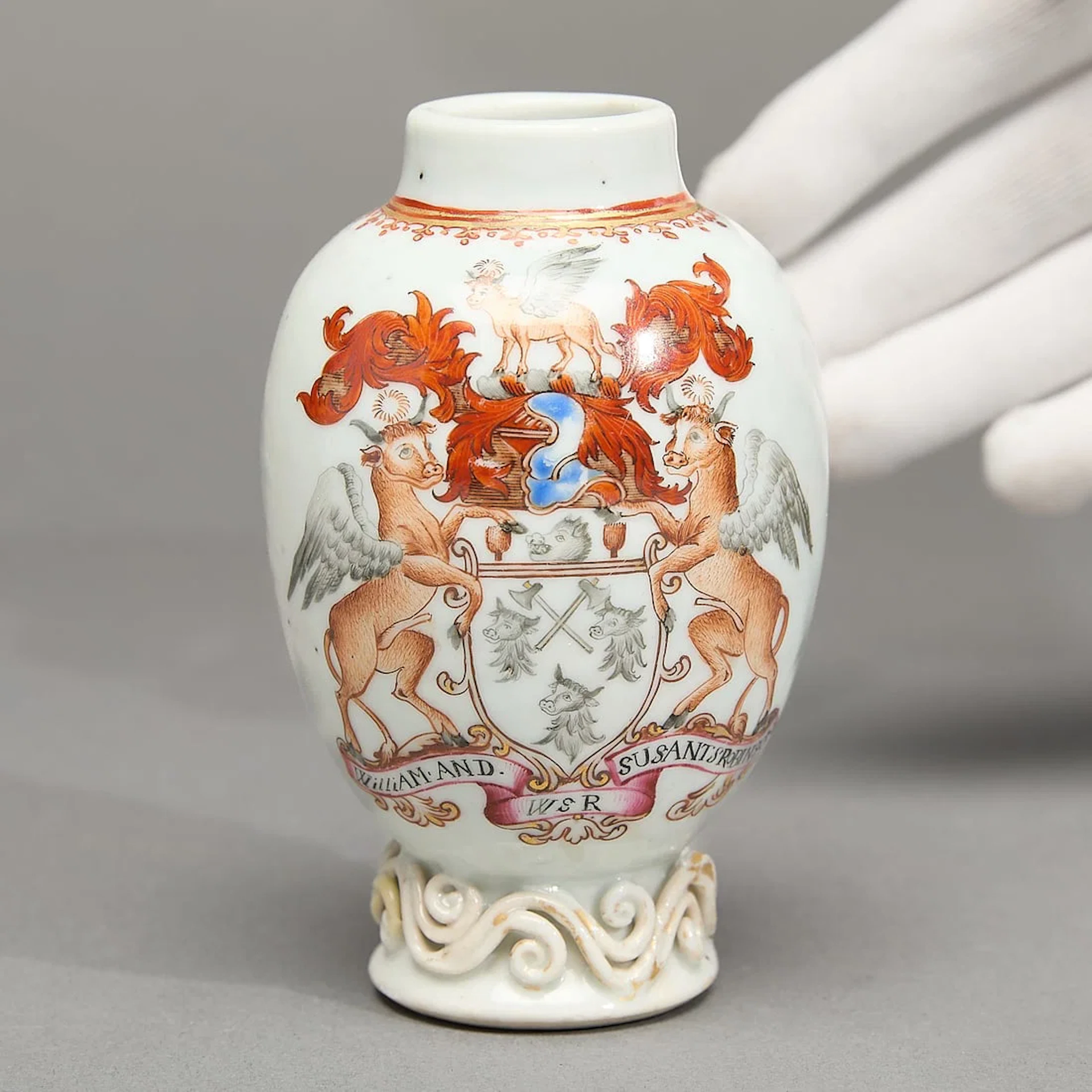 Chinese Export Armorial Tea Caddy - Butchers' Co.