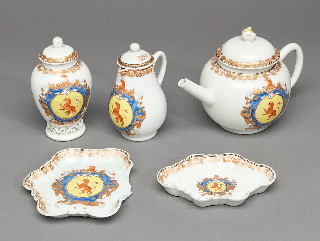 Set 5 Export Armorial Tea Service