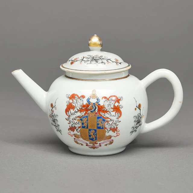 Chinese Export Armorial Teapot - Wheatley