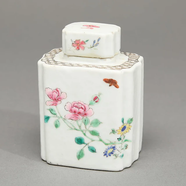Chinese Export Famille Rose Tea Caddy