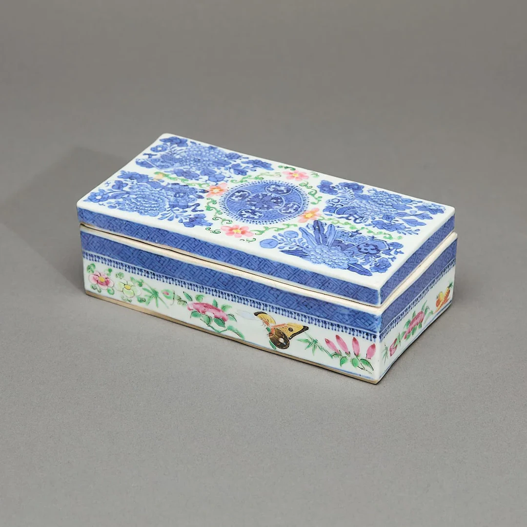 Chinese Export Famille Rose & Fitzhugh Comb Box