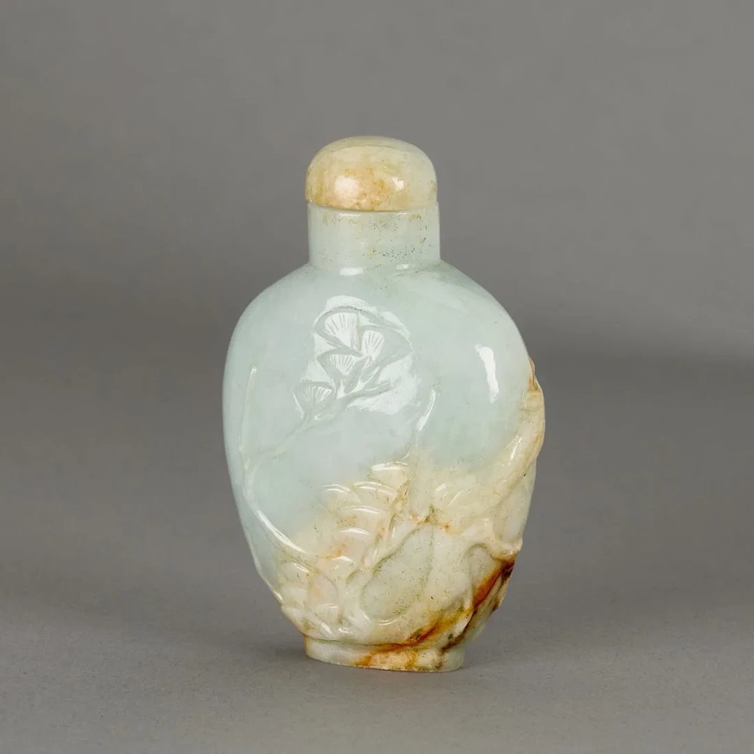 Chinese Qing Dynasty Carved Jadeite Snuff Bottle