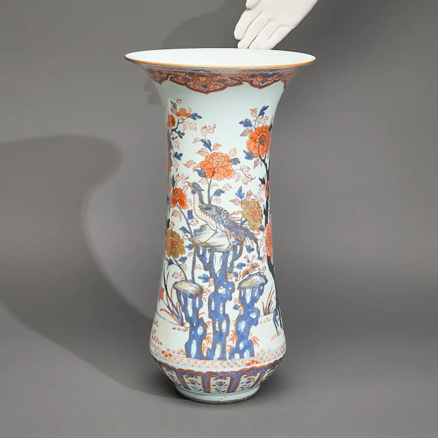 Lrg Chinese Imari Porcelain Beaker Vase