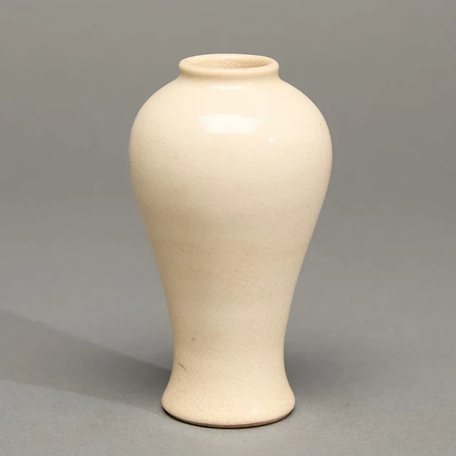 Chinese Blanc de Chine Cream Tabouret Vase