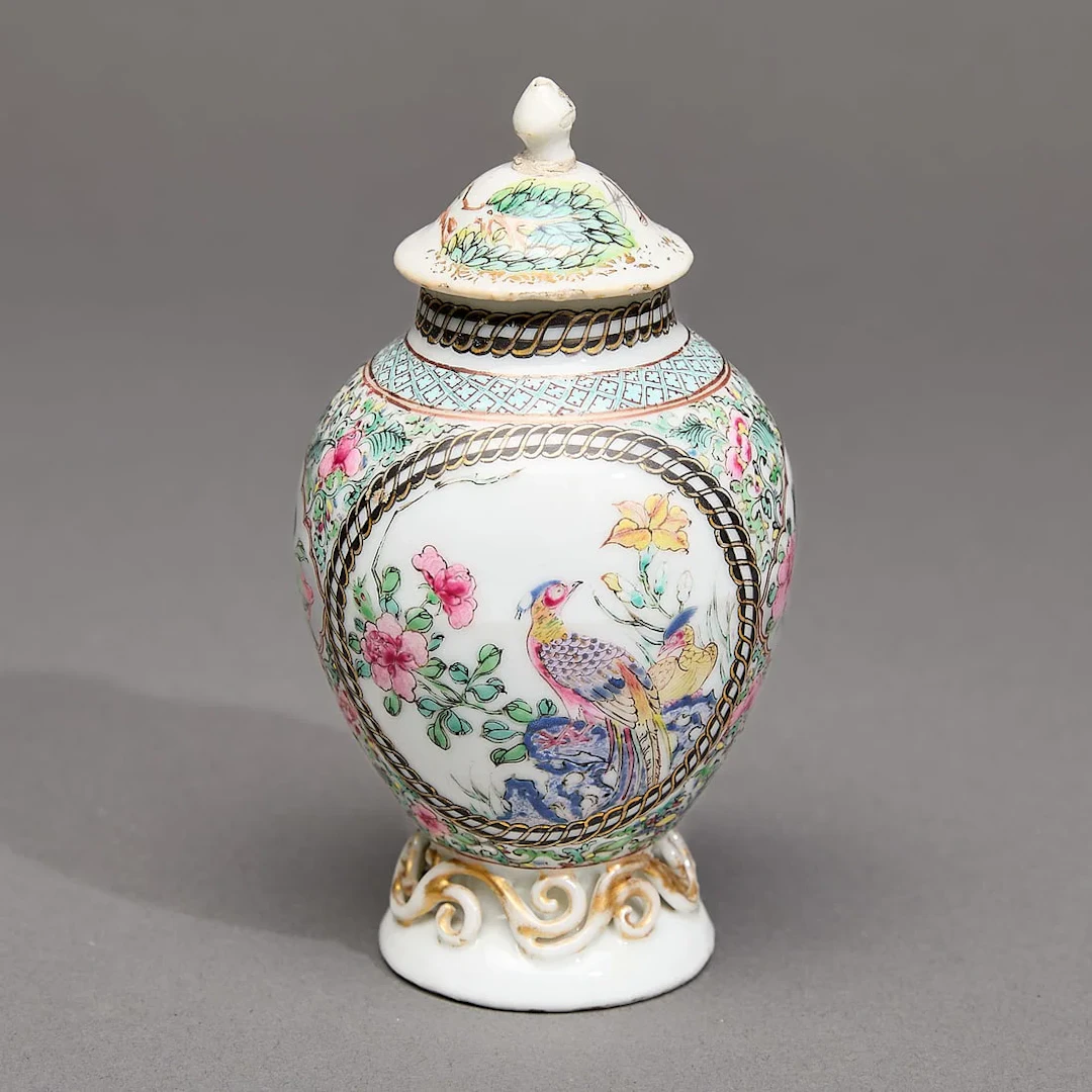 Chinese Export Famille Rose Tea Caddy