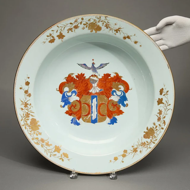 Large Chinese Export Armorial Basin - Valckenier