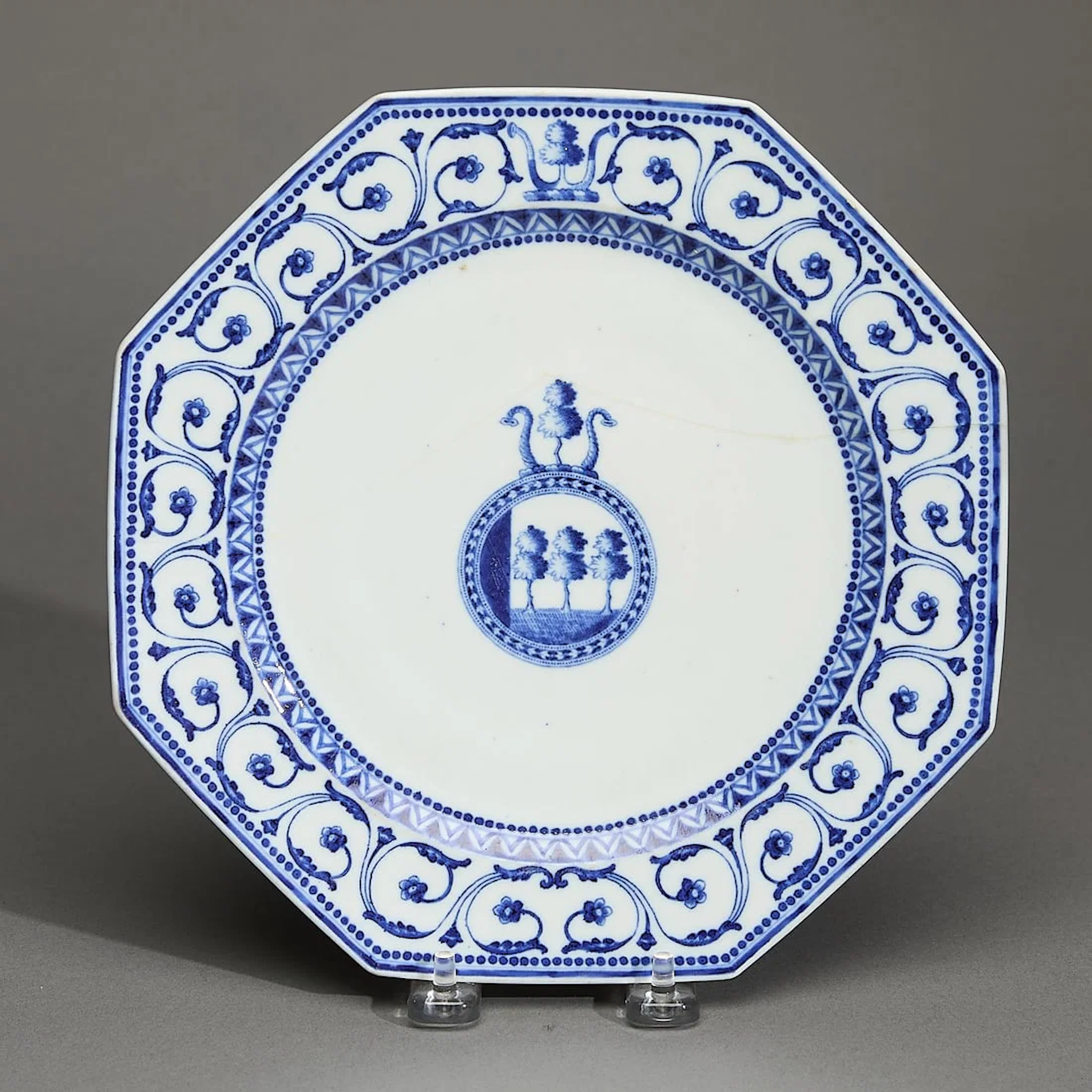 Chinese Export Octagonal Armorial Plate - Grote