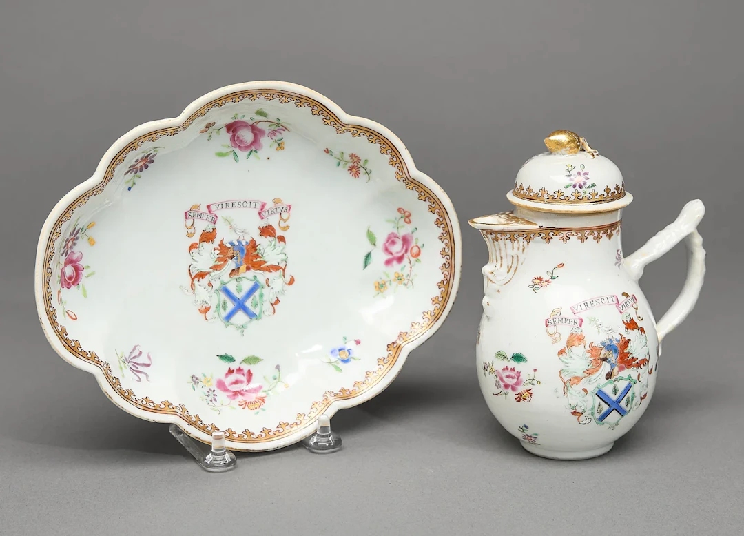 Famille Rose Armorial Pot & Stand - Marshall